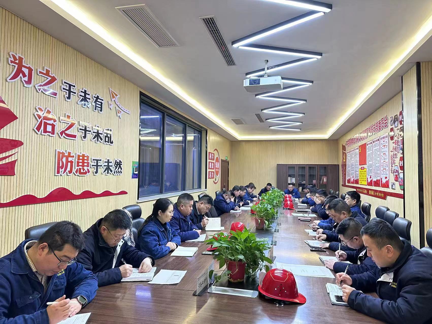 安全生产“不打烊” 筑牢春节“防火墙” 安全生产“不打烊” 筑牢春节“防火墙”