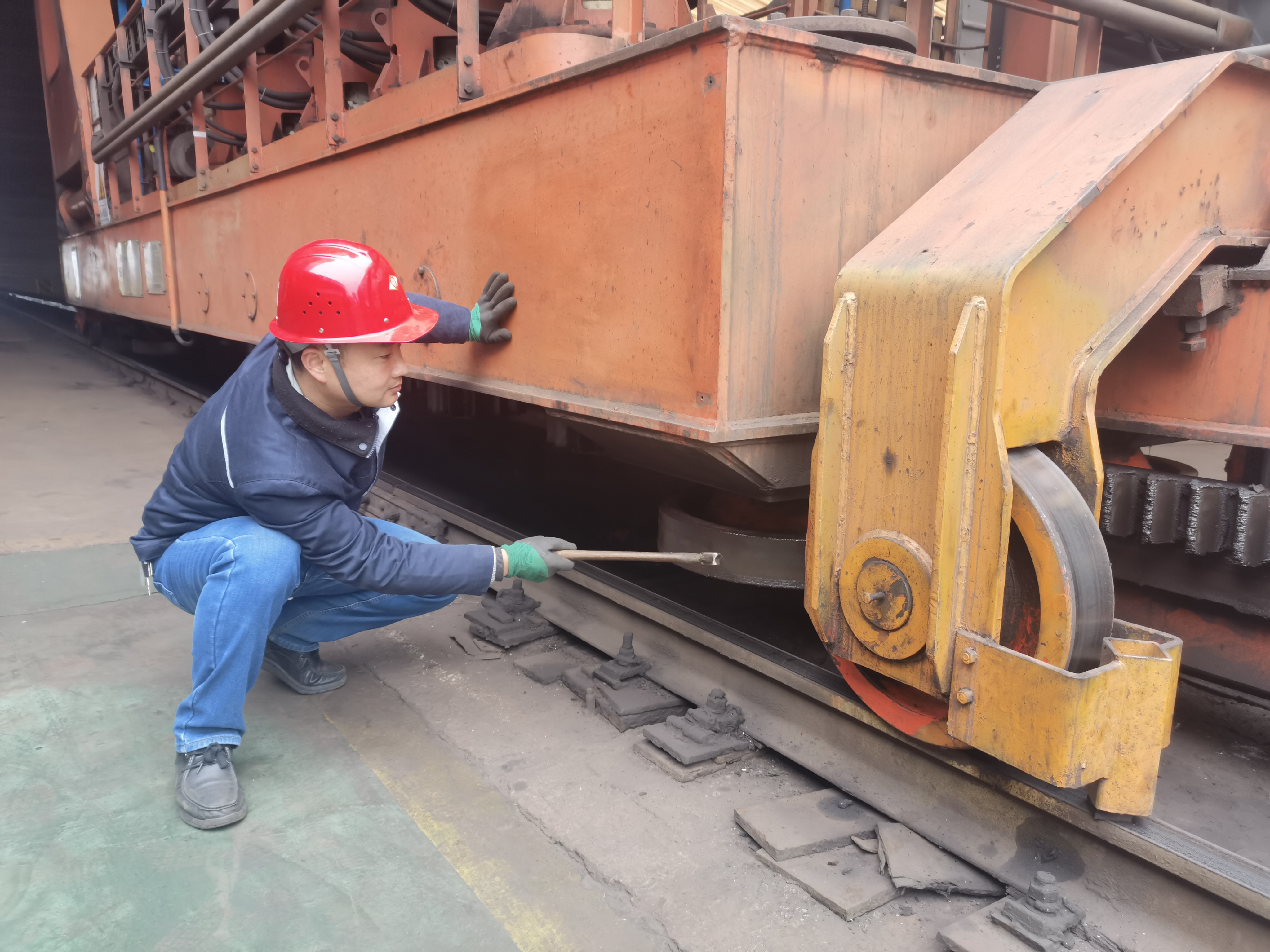 钢城里的“手”护者 钢城里的“手”护者