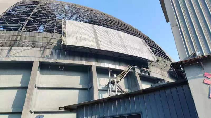 汉钢公司中和料场焦炭大棚穹顶更换工程圆满完成