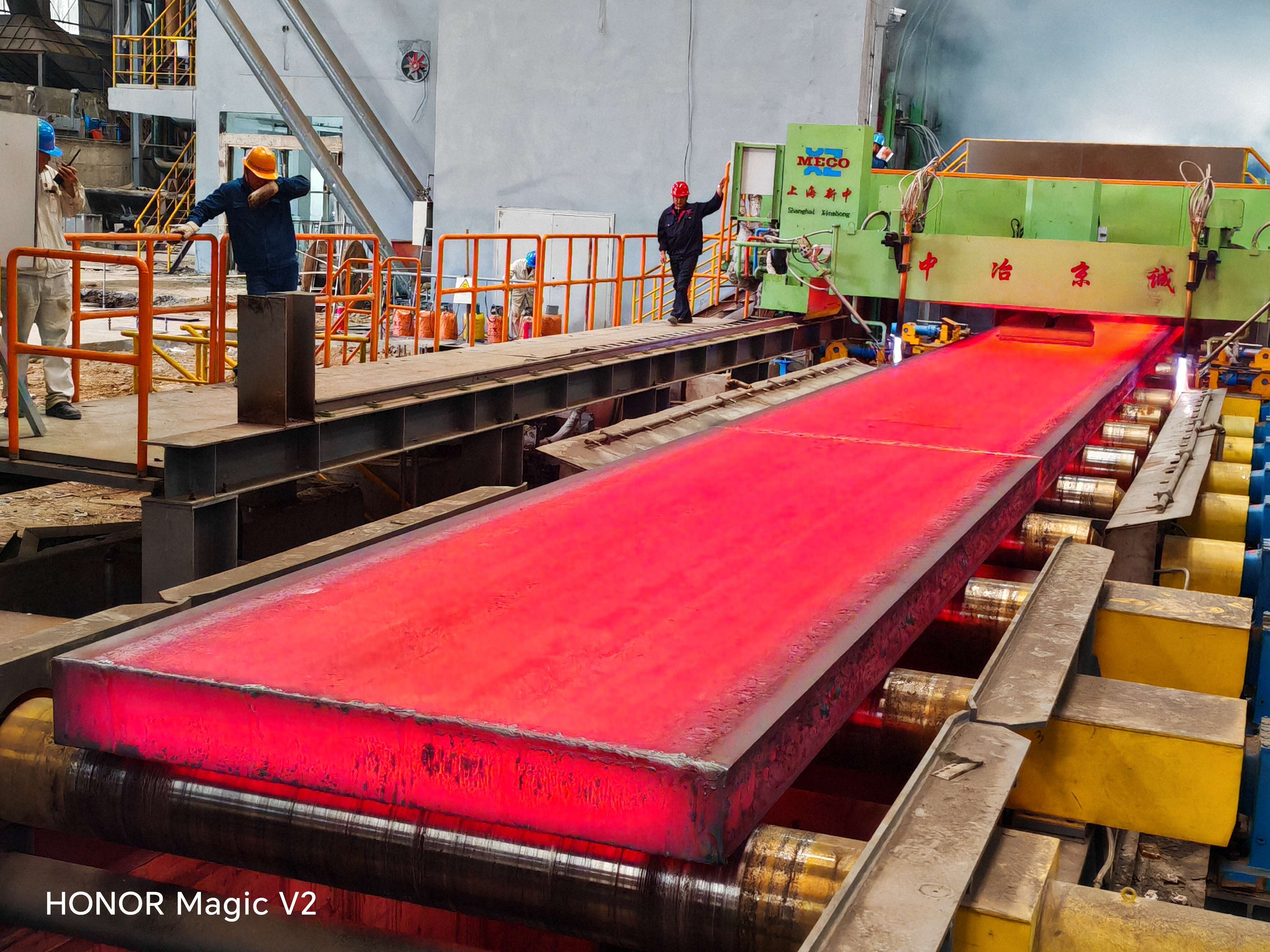 敢打硬仗，看炼钢厂搏出“热辣滚烫”