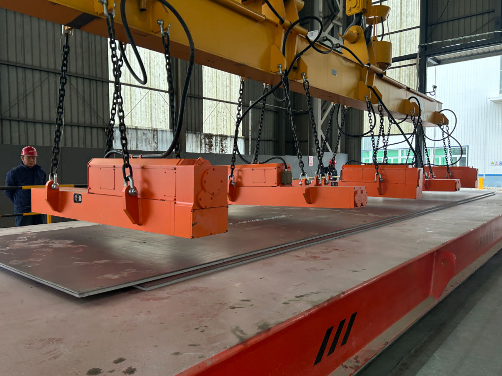 砥砺前行，铸就钢铁物流新里程——物流中心全方位助力中厚板高效精准发运