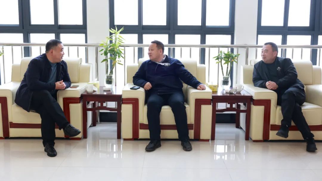 汉钢集团总经理田建军一行到公司交流座谈