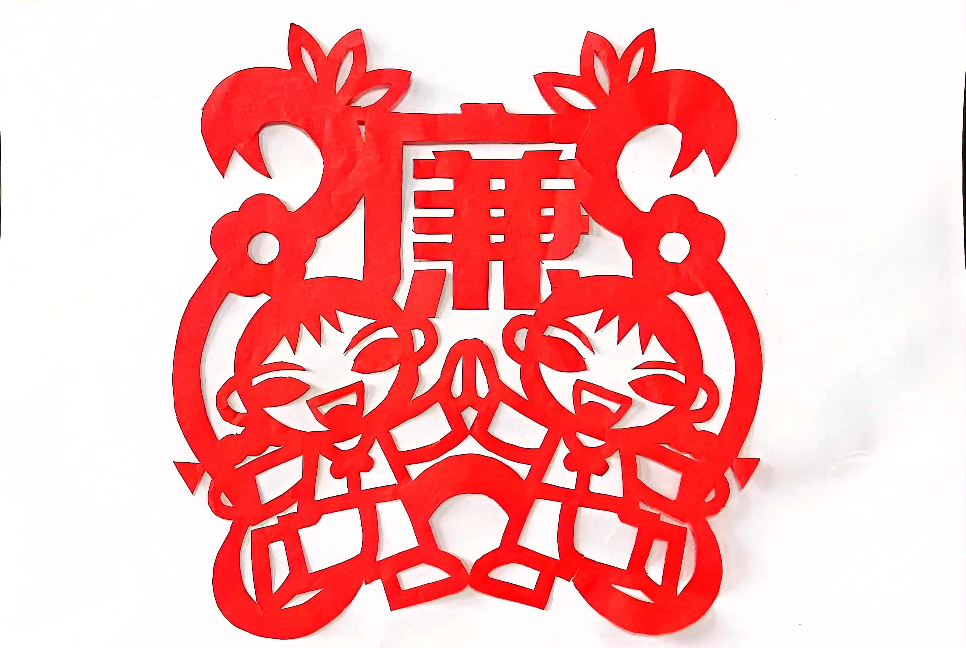 巧手传廉洁  剪纸倡廉风