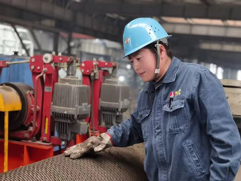 高空中绽放的“钢铁之花”——记中国冶金报社第四届“最美钢花”李娟莉 高空中绽放的“钢铁之花”——记中国冶金报社第四届“最美钢花”李娟莉