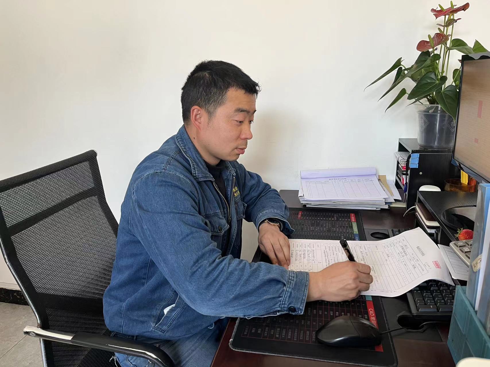 将“青春诗行”写在十里钢城最需要的地方 将“青春诗行”写在十里钢城最需要的地方