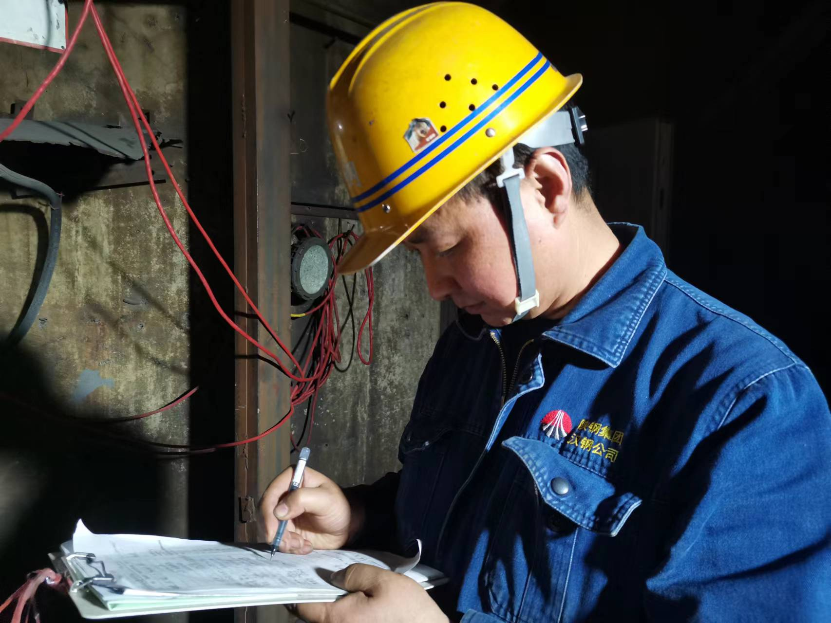 解锁！汉钢的“多巴胺”配色