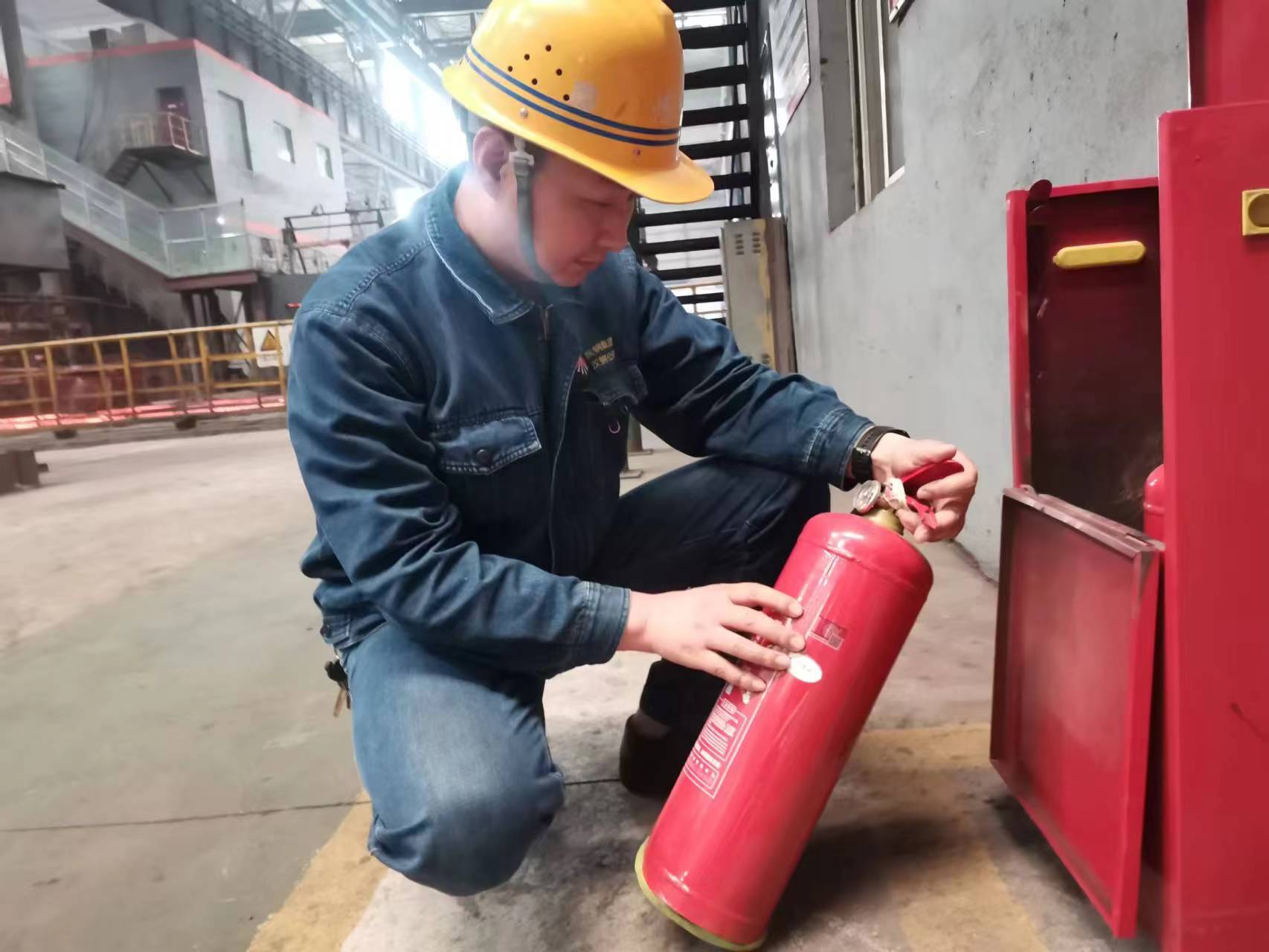 能打“硬仗”,我做“标兵” 能打“硬仗”,我做“标兵”