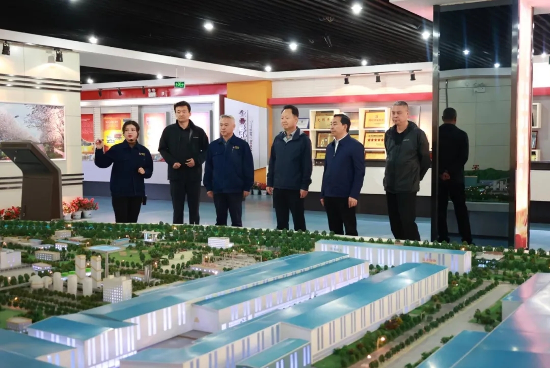 中国铁路文工团党委副书记、总经理毛世民一行到公司参观调研