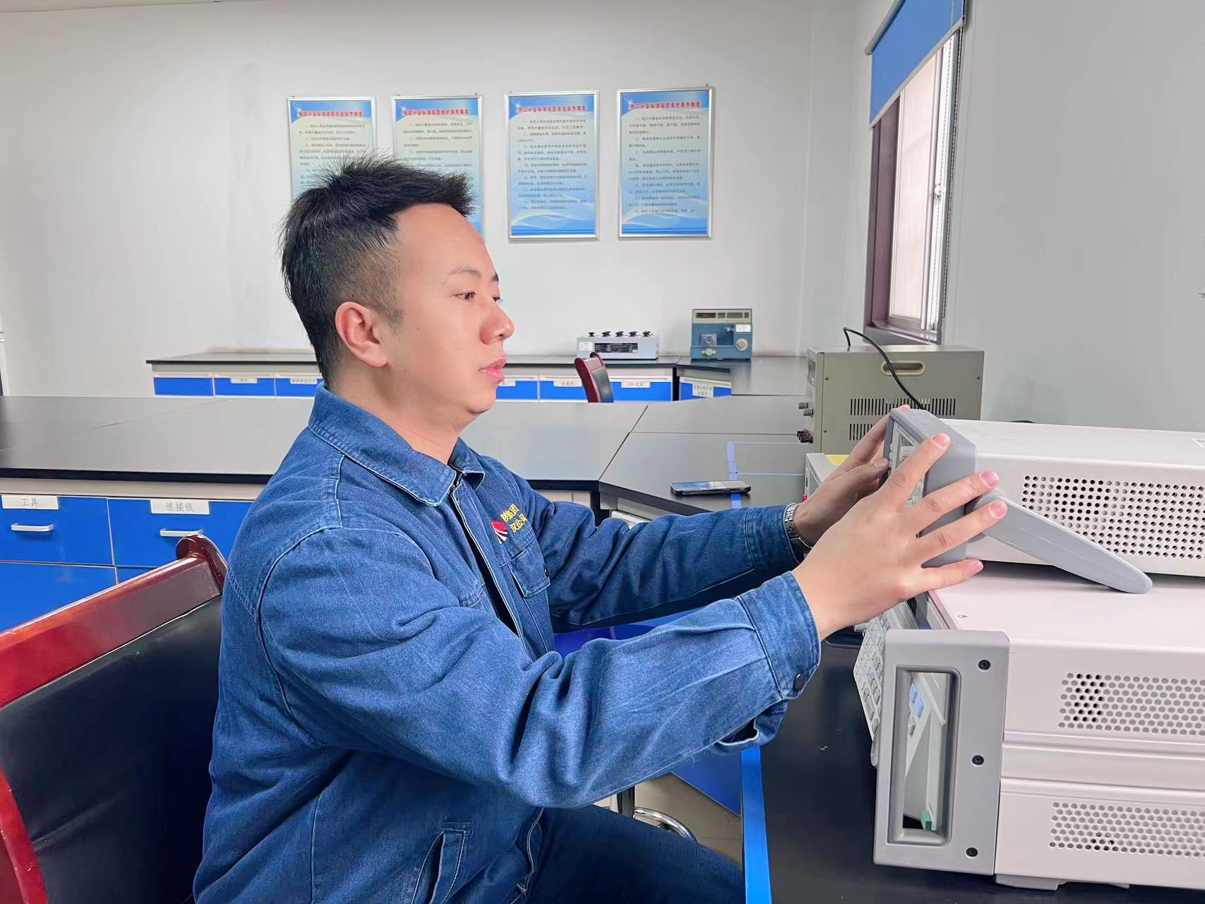 “软硬”兼施 打好降本增效“组合拳”