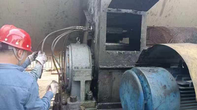 致敬!勤劳双手酿造幸福 致敬!勤劳双手酿造幸福