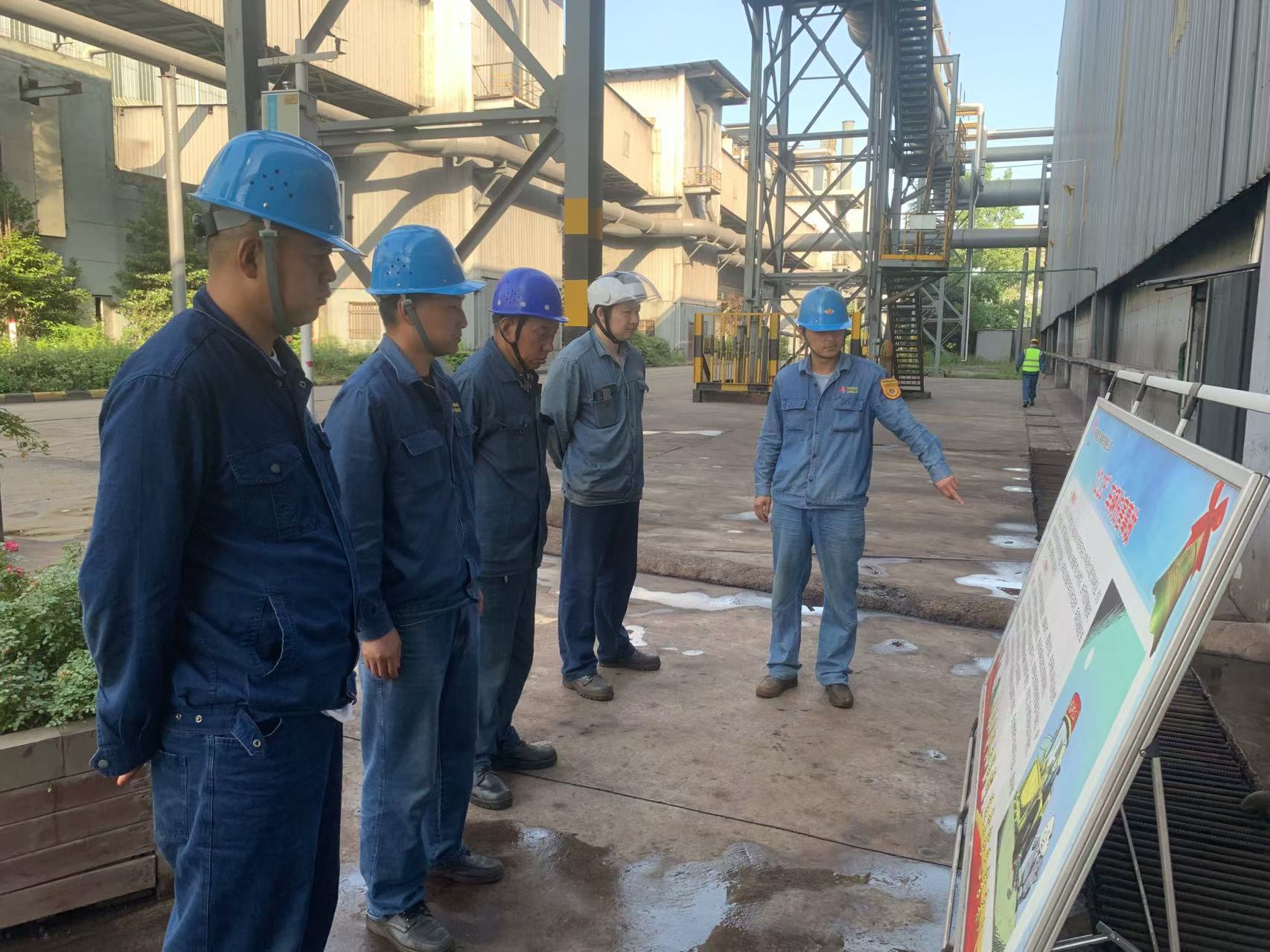 “亮”出佳绩,物流中心现场治理见行见效 “亮”出佳绩,物流中心现场治理见行见效