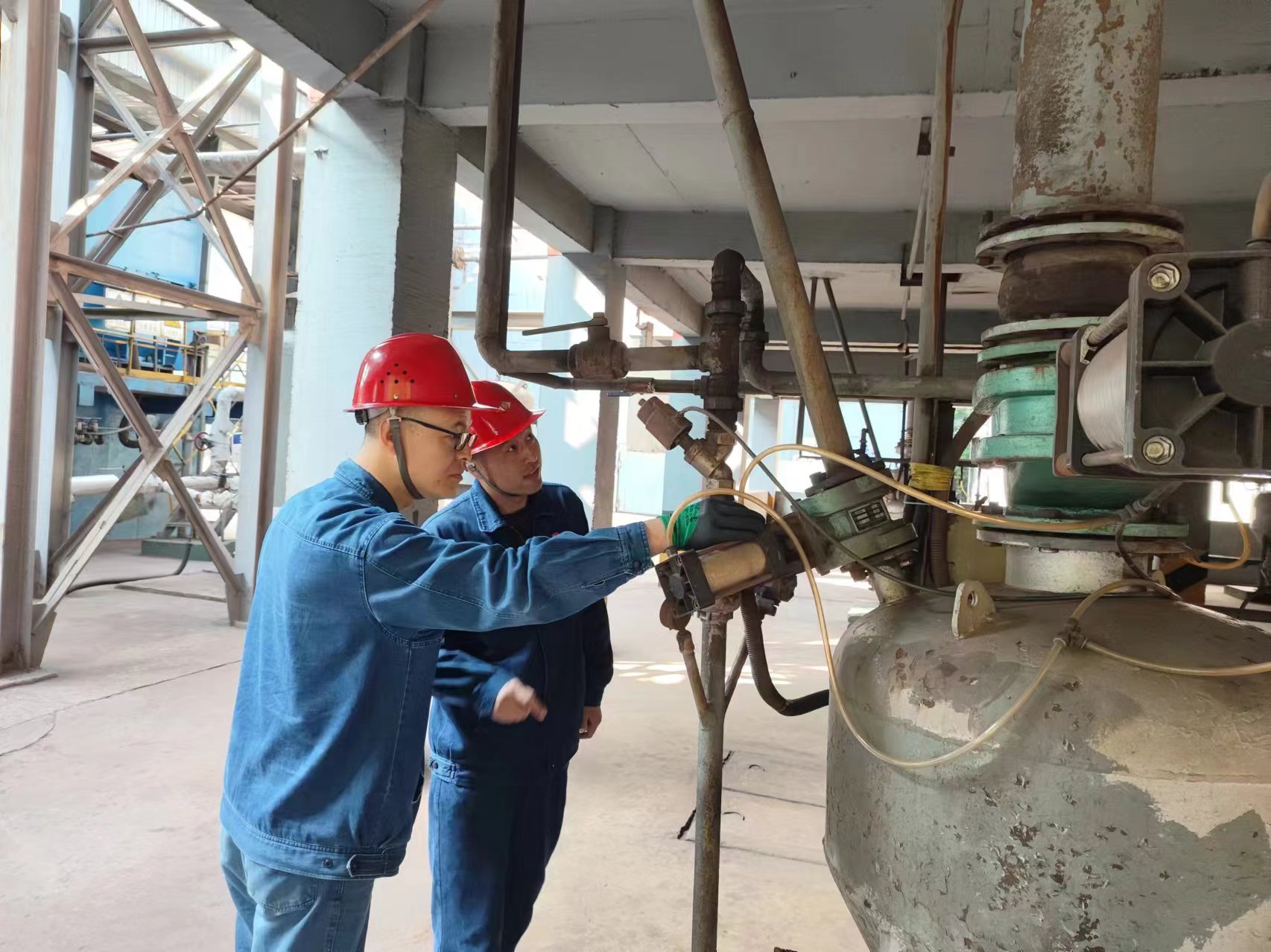 “硬仗”出击提产能，“以质求胜”攀新高