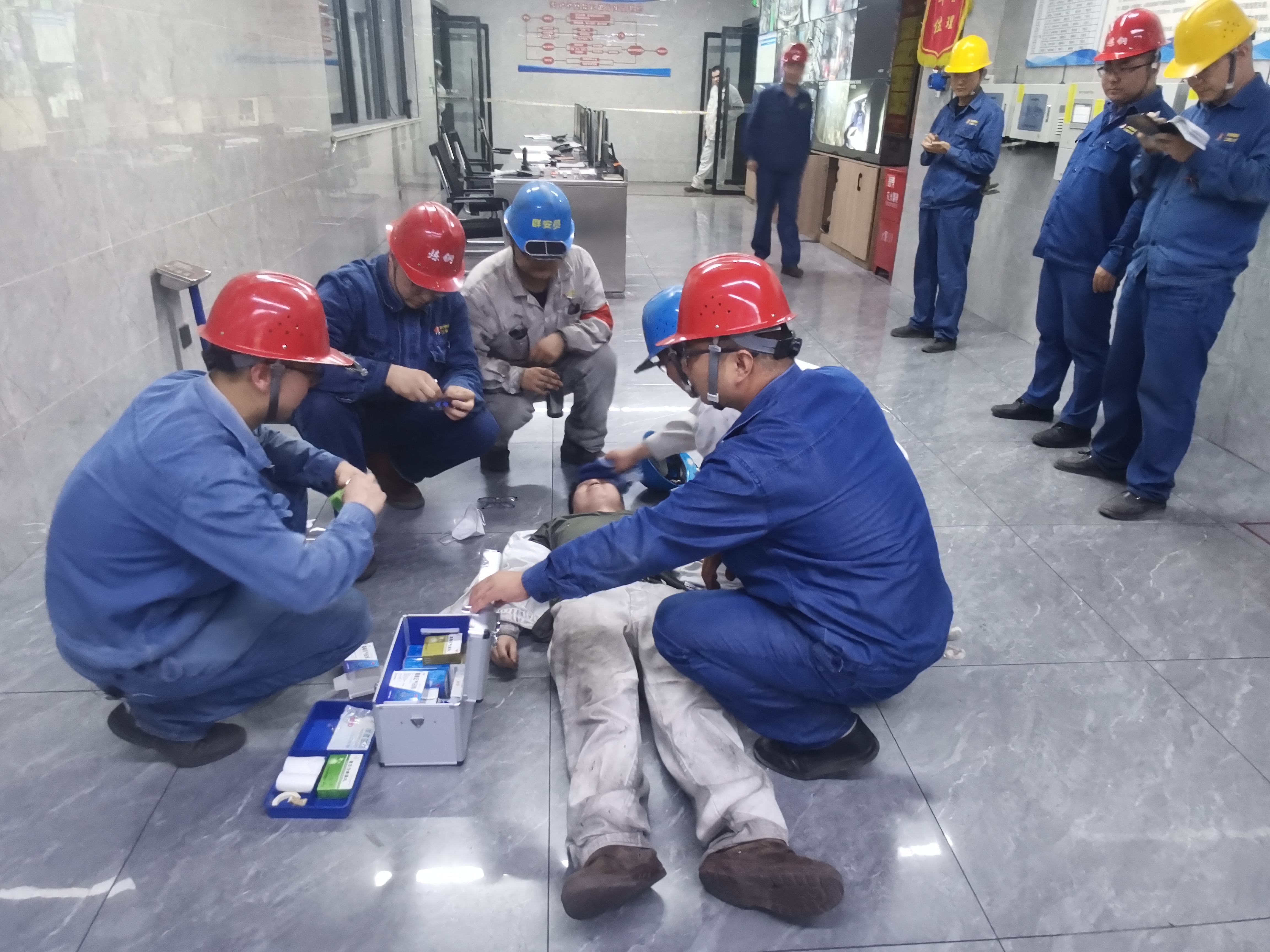 念好防暑降温“三字经”，稳过夏日“炙热关”