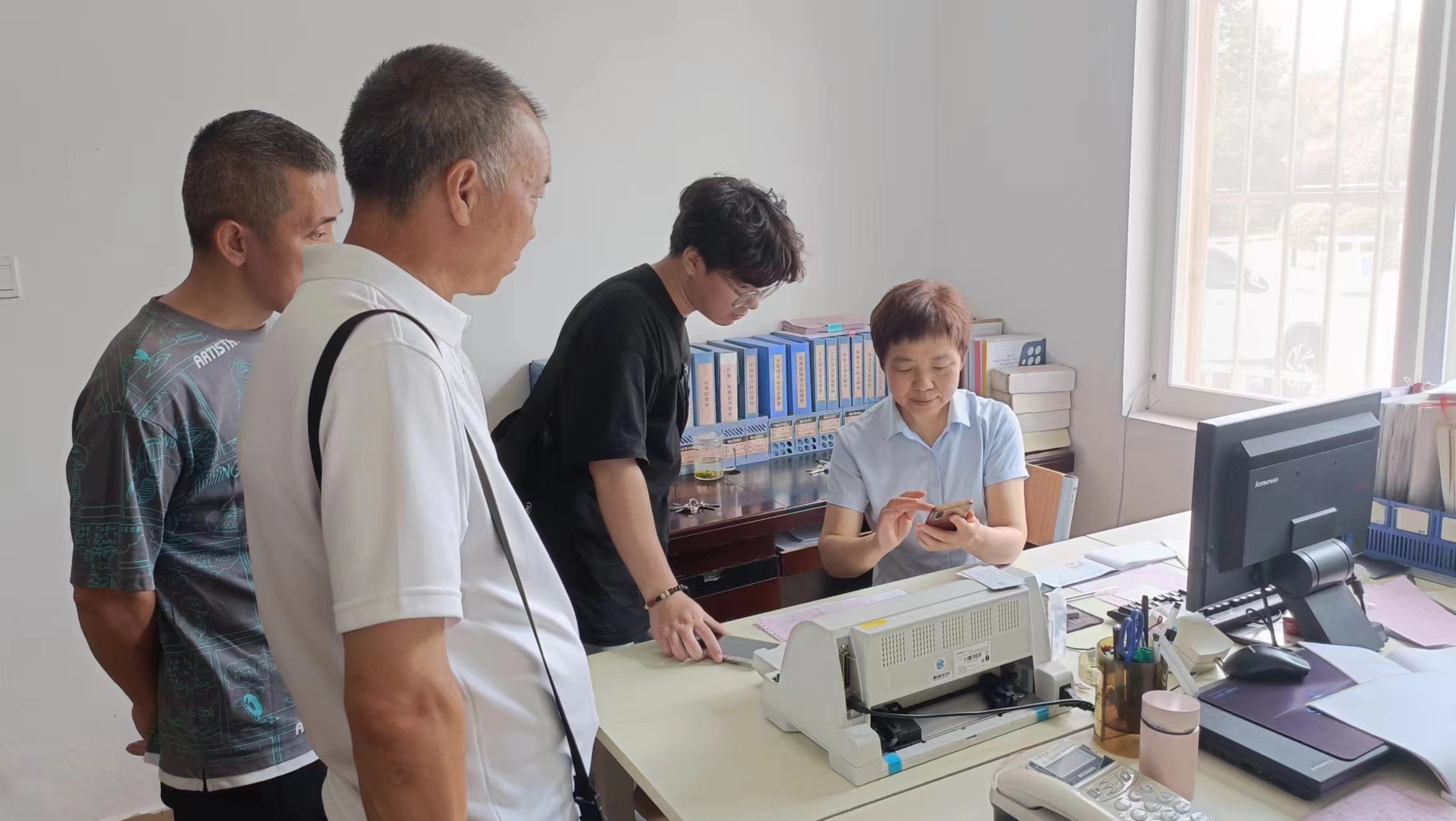 内保服务中心圆满完成新工入住接待任务