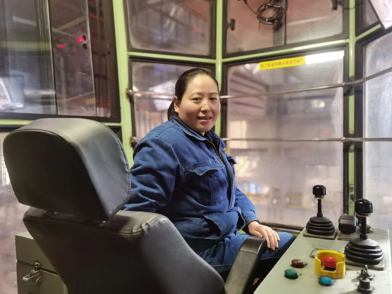 战高温,坚守一线不服“暑” 战高温,坚守一线不服“暑”