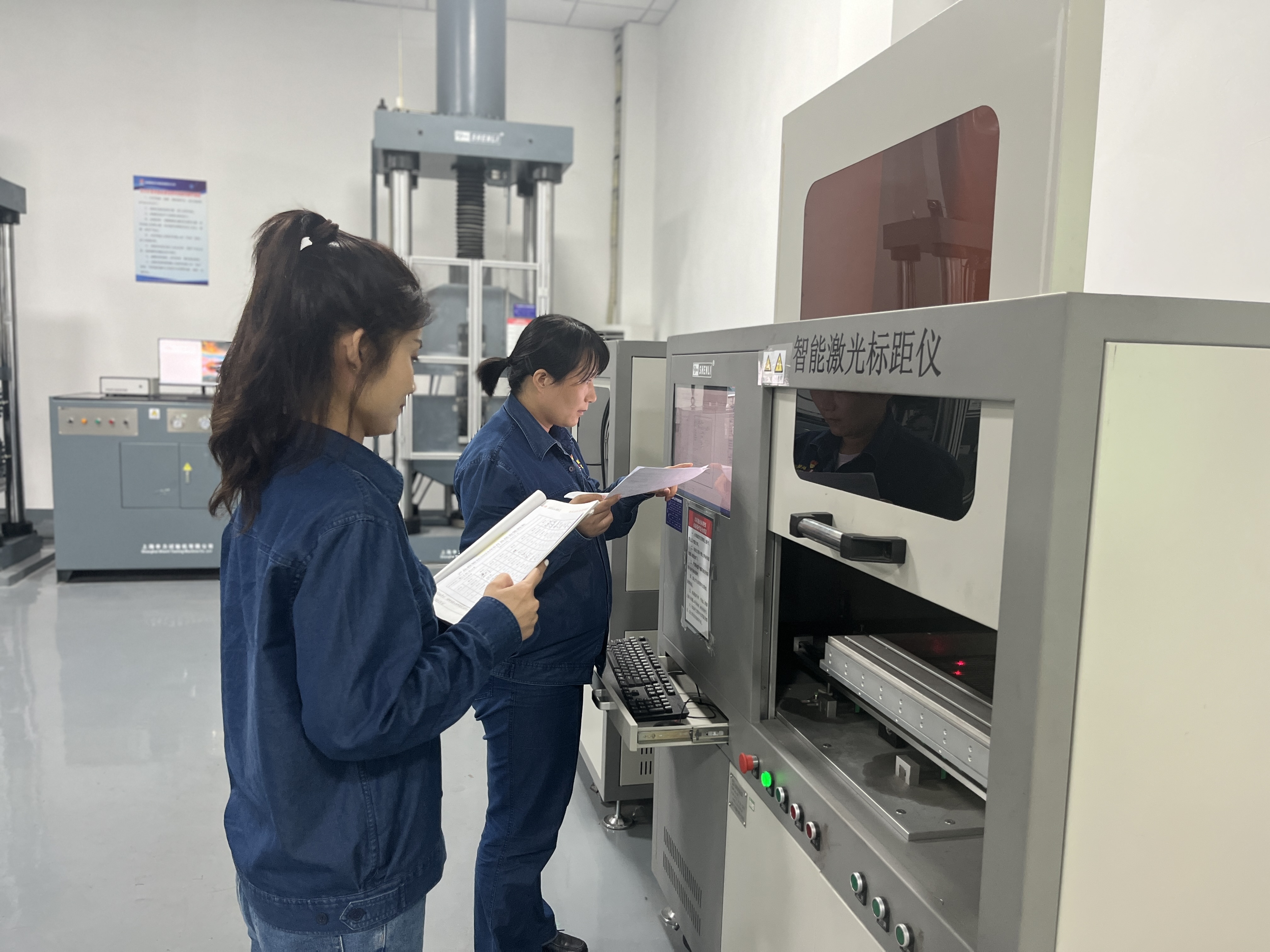 领略！汉钢人的“水花消失术”