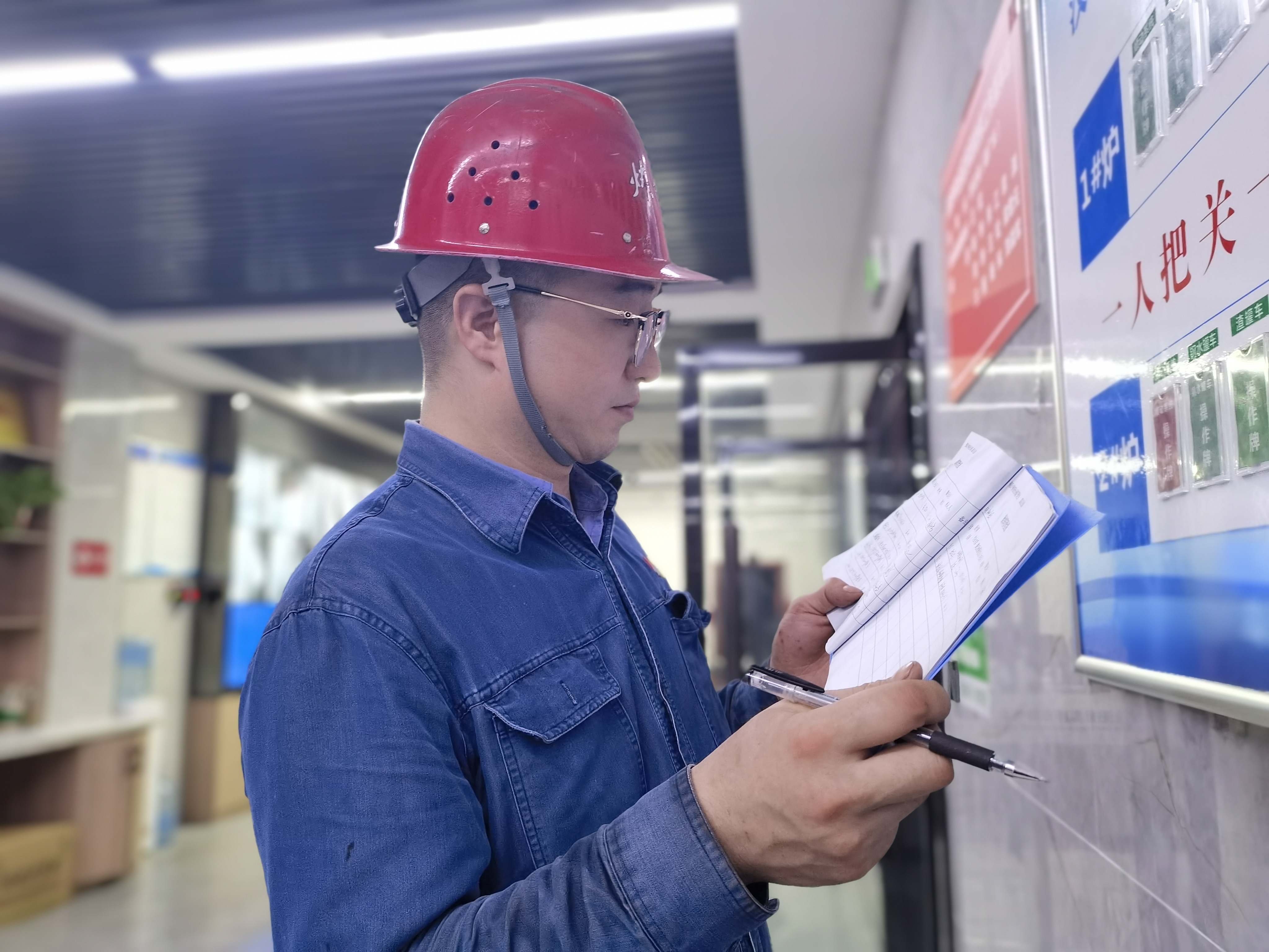 看!检修一线的“最美身影” 看!检修一线的“最美身影”