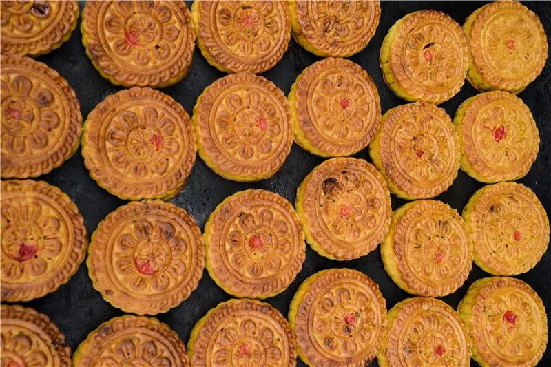 云中谁寄锦书来