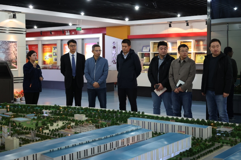 南京钢铁股份公司板材事业部党工委书记、副总经理、工会主席陈友东一行到公司调研交流 南京钢铁股份公司板材事业部党工委书记、副总经理、工会主席陈友东一行到公司调研交流