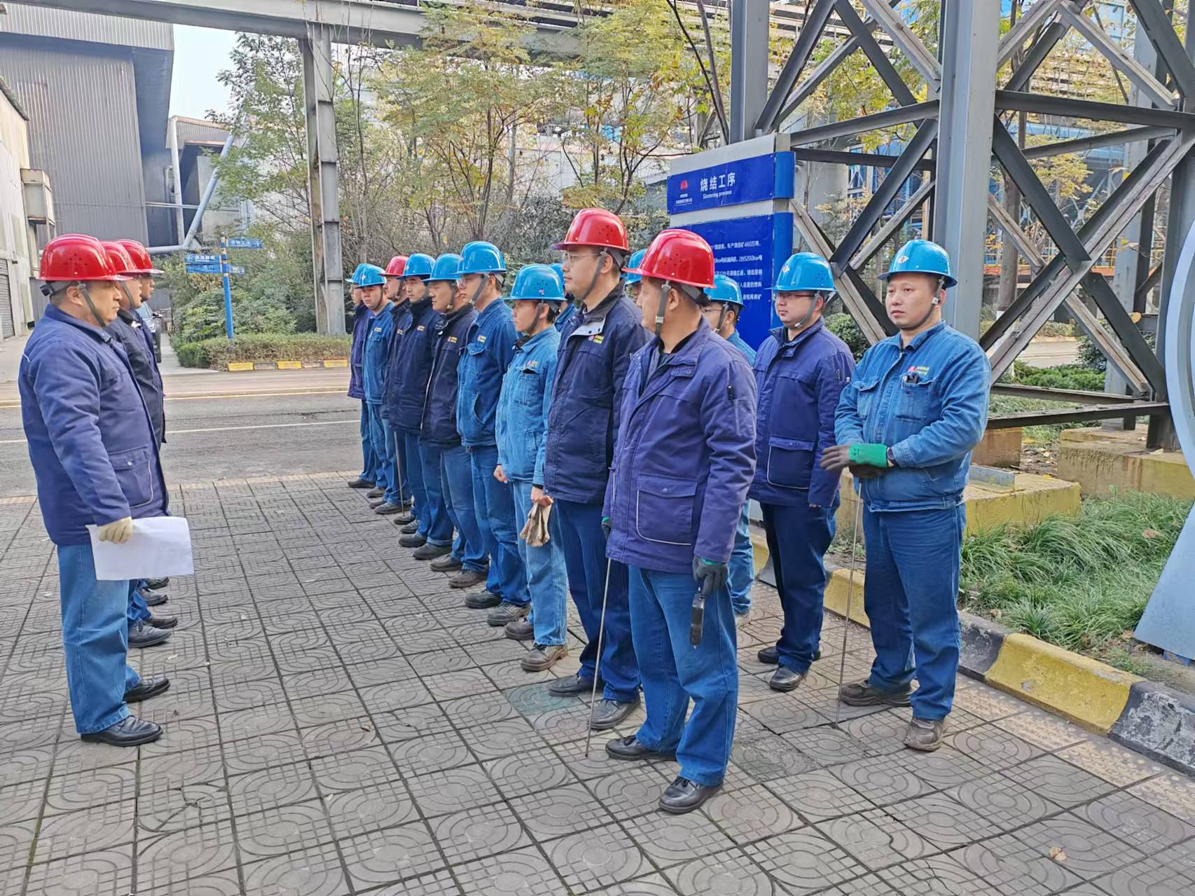 “党建红”赋能，打通设备检修服务“最后一公里”