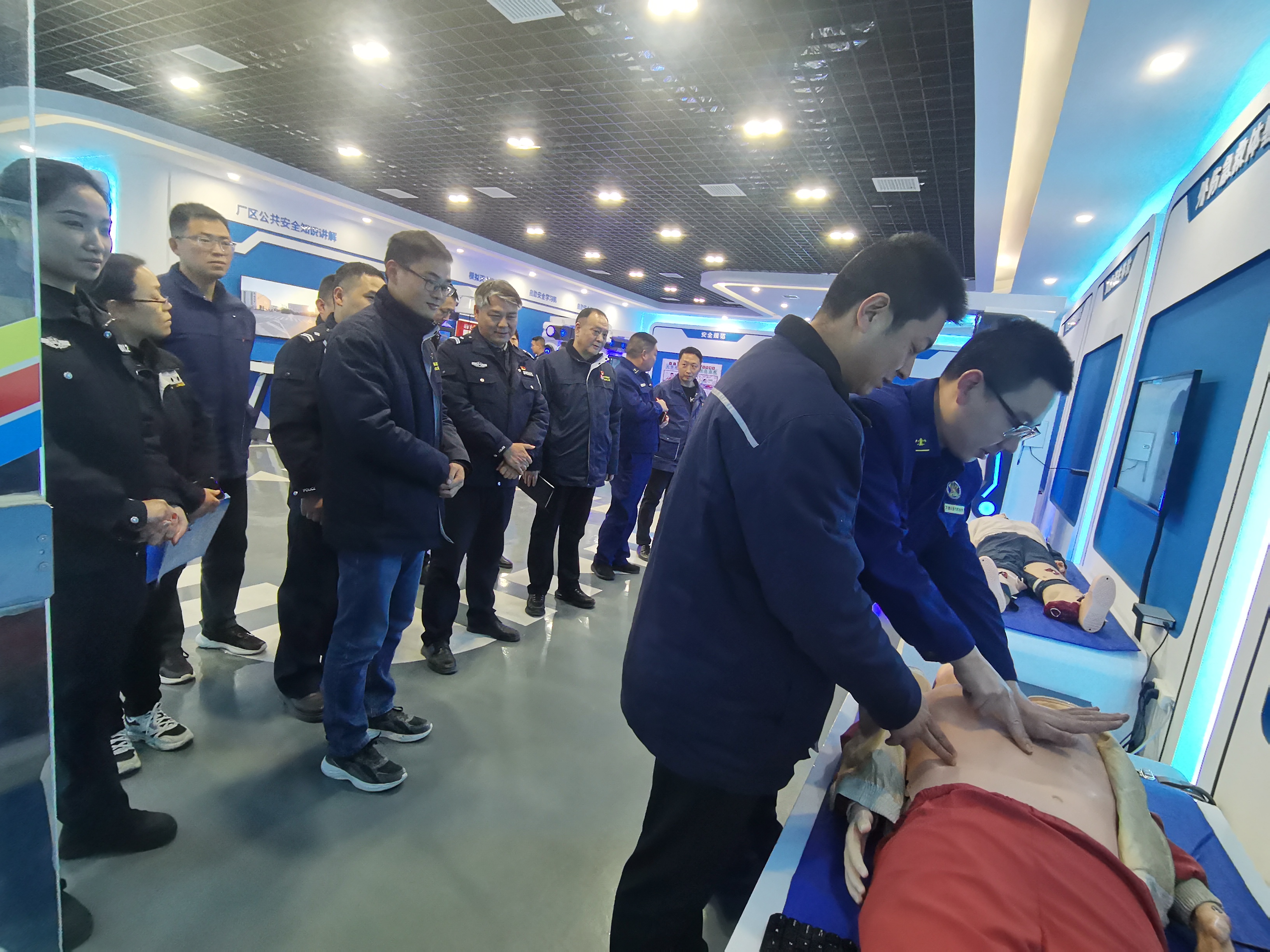 “党建红”为笔 擘画内保服务新画卷 “党建红”为笔 擘画内保服务新画卷