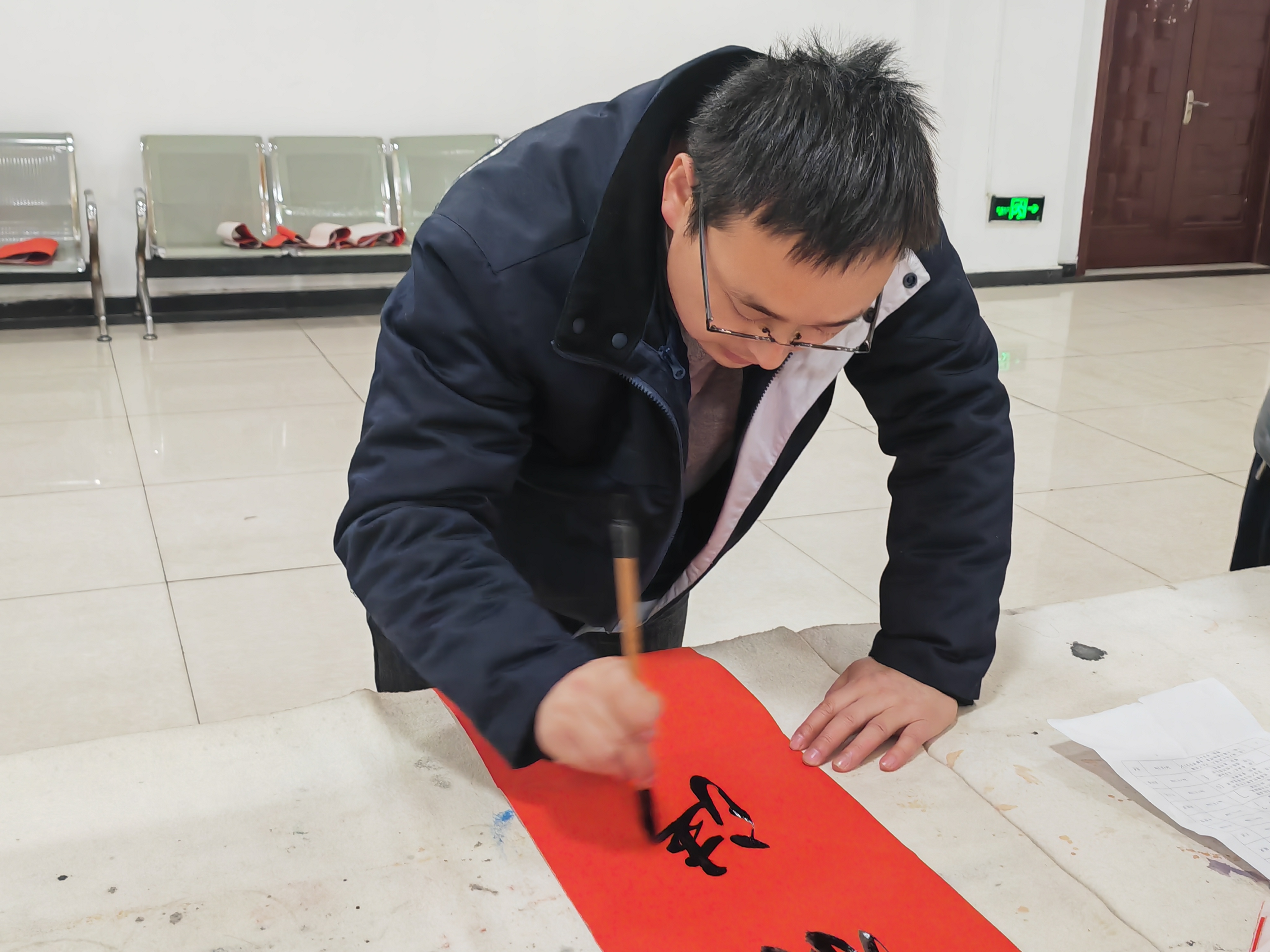 金毫蘸福书新岁，丹墨凝祥写锦程！ 汉钢公司举办第十二届义务写春联活动