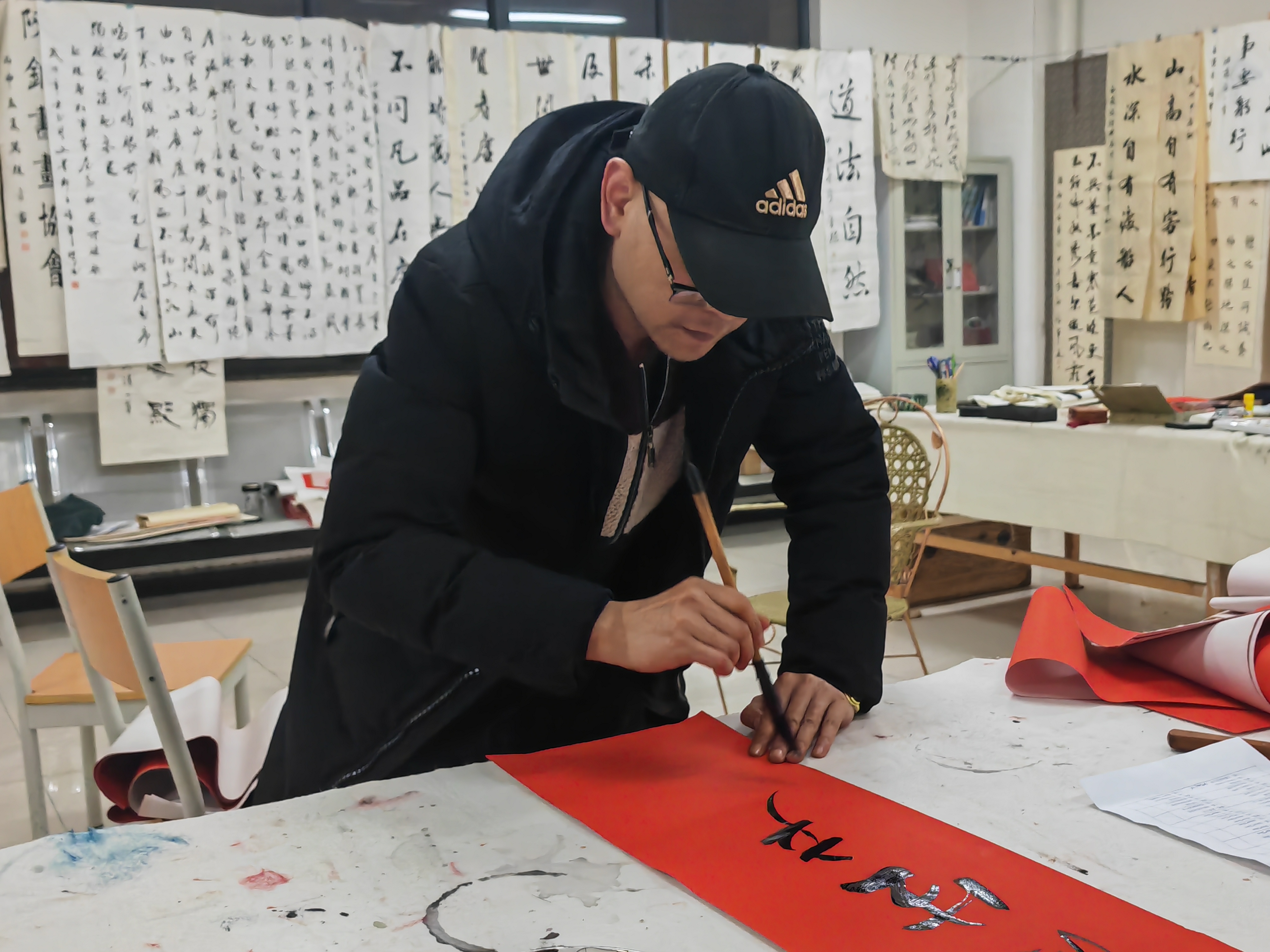 金毫蘸福书新岁，丹墨凝祥写锦程！ 汉钢公司举办第十二届义务写春联活动