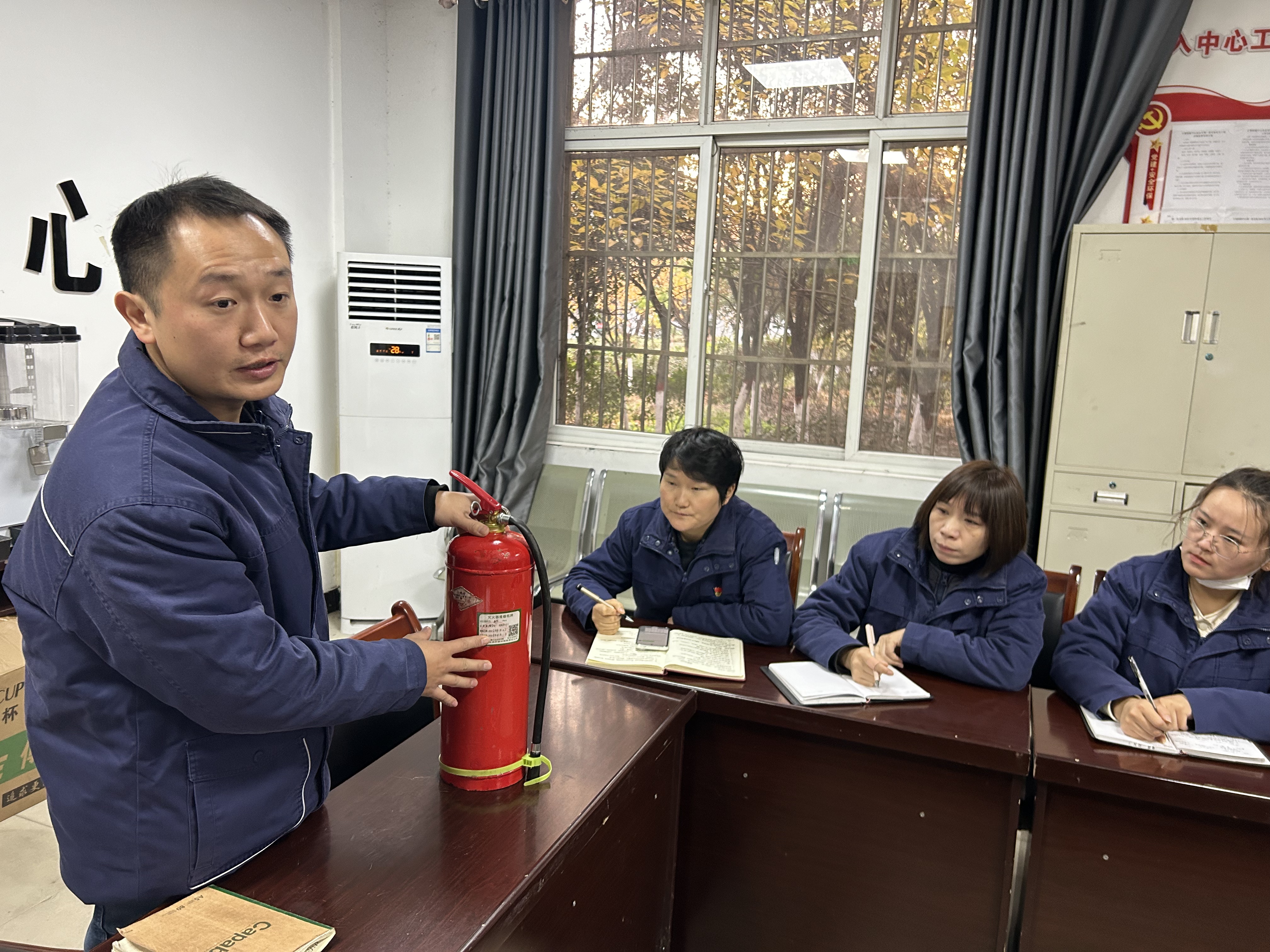 强化安全“三举措” 蹄疾步稳开新局 强化安全“三举措” 蹄疾步稳开新局