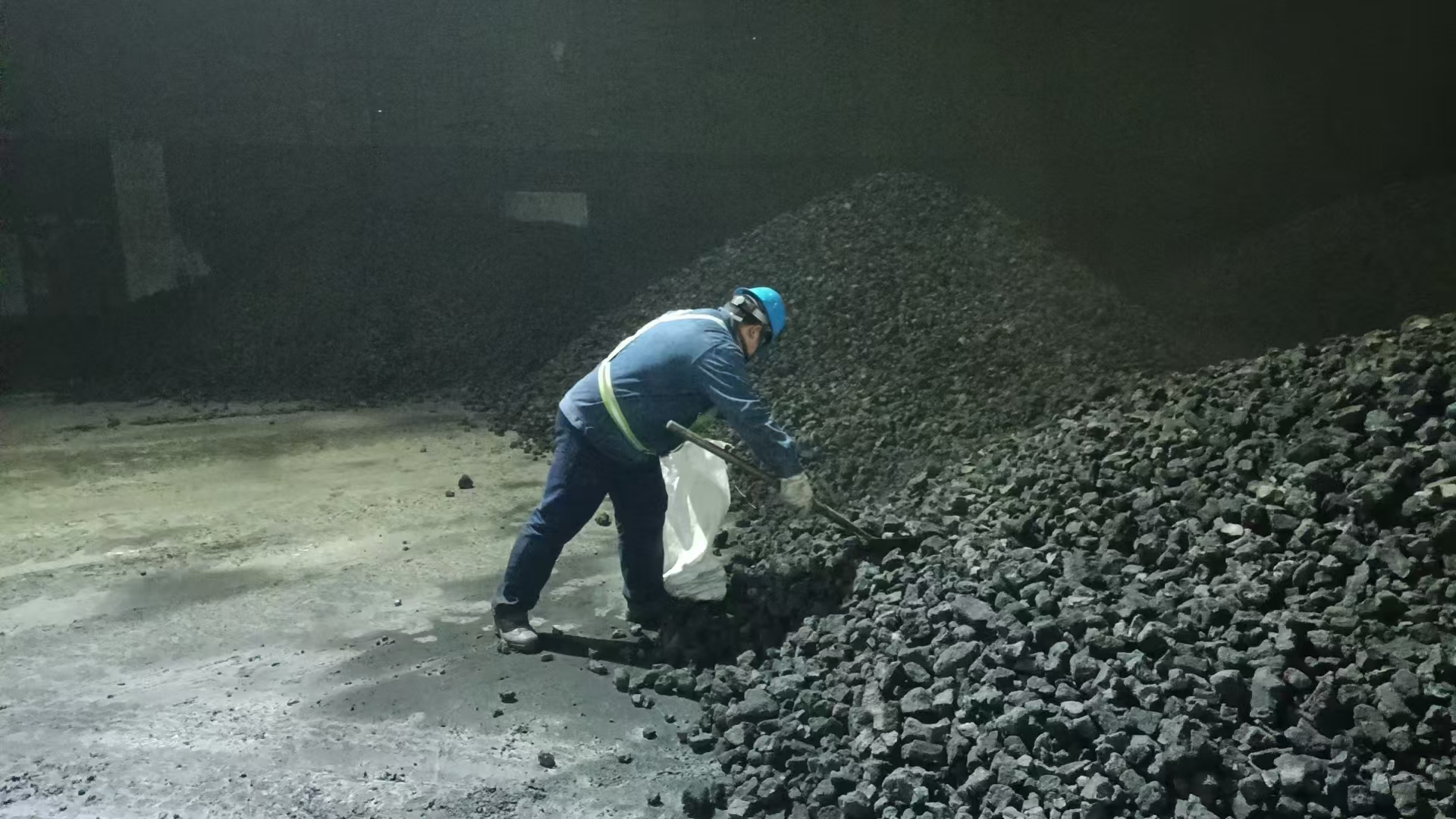 算好“三本账”,奏响降本增效“最强音” 算好“三本账”,奏响降本增效“最强音”