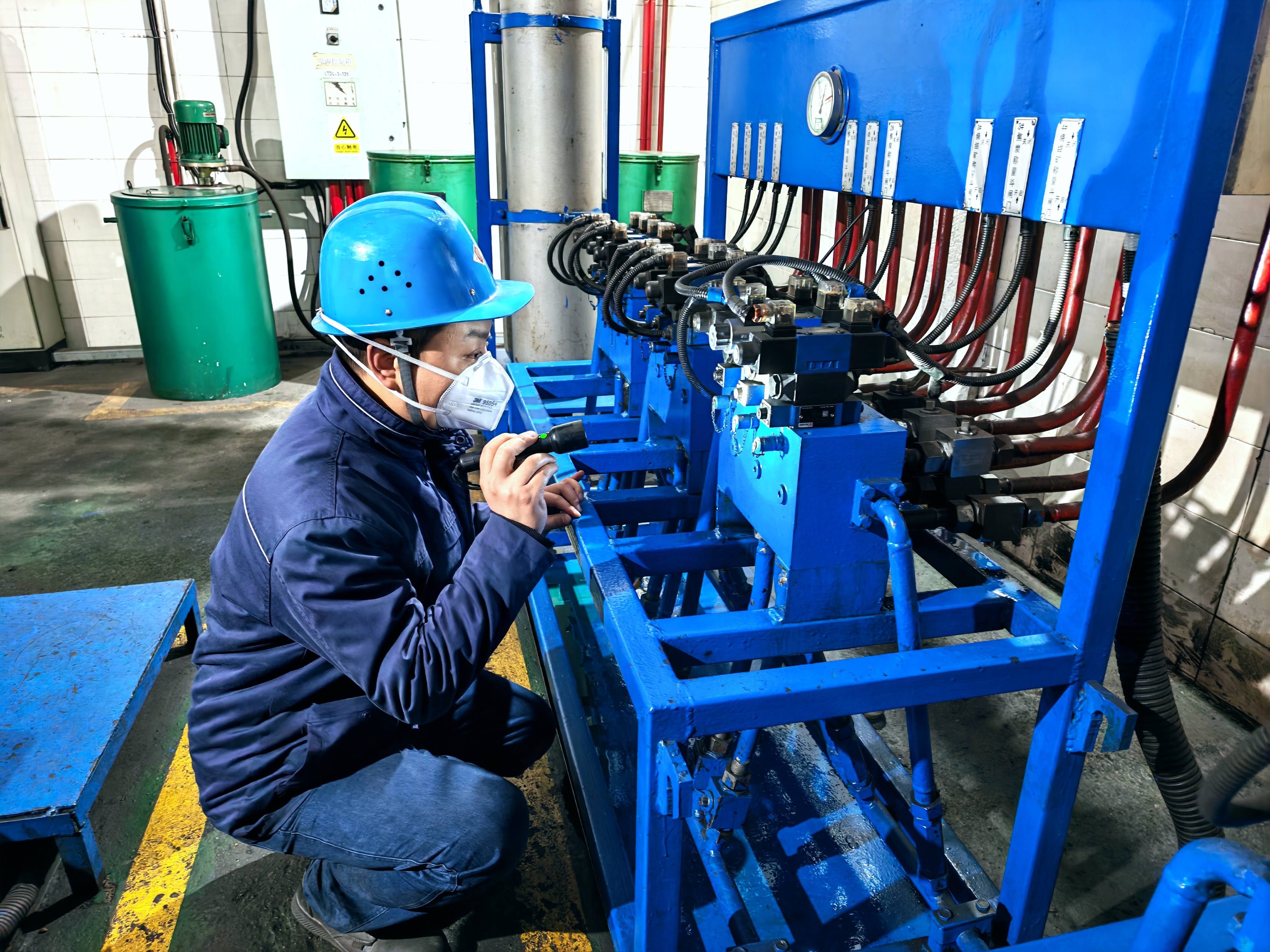 探秘炼铁厂“DeepSeek”,解锁高效生产密码! 探秘炼铁厂“DeepSeek”,解锁高效生产密码!