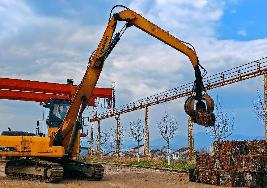 钢铁旋律中的青春逐光者 钢铁旋律中的青春逐光者