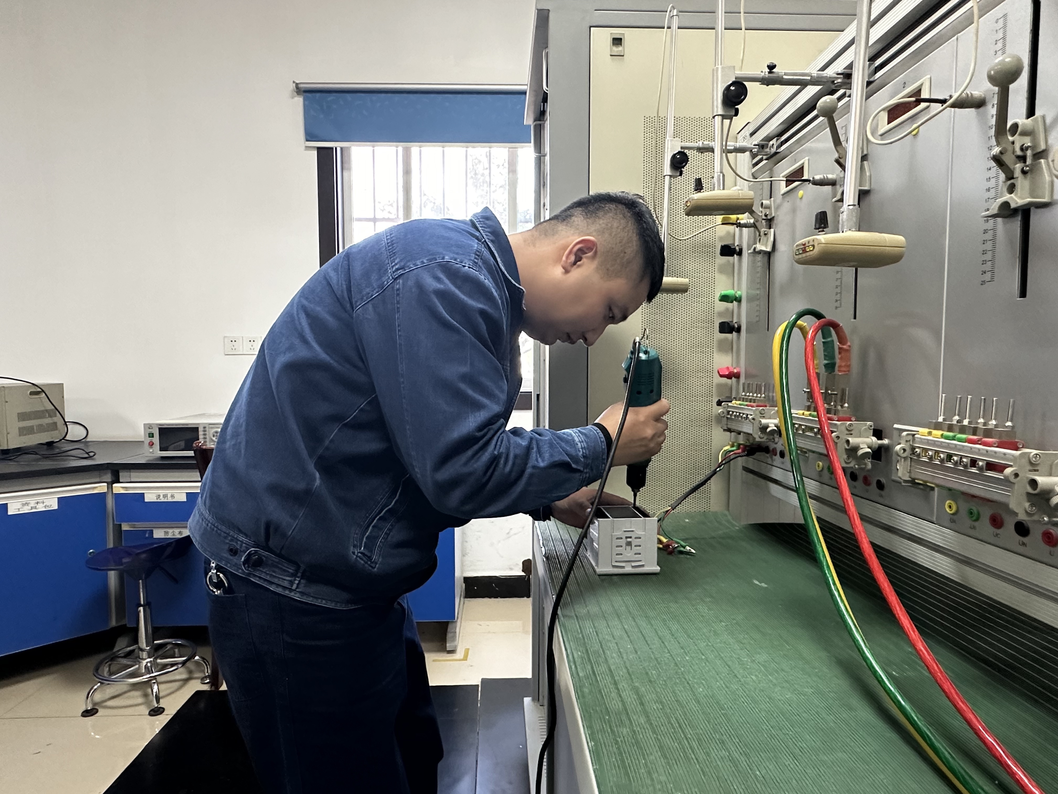 充好“满格电” 让计量服务一路“狂飙” 充好“满格电” 让计量服务一路“狂飙”