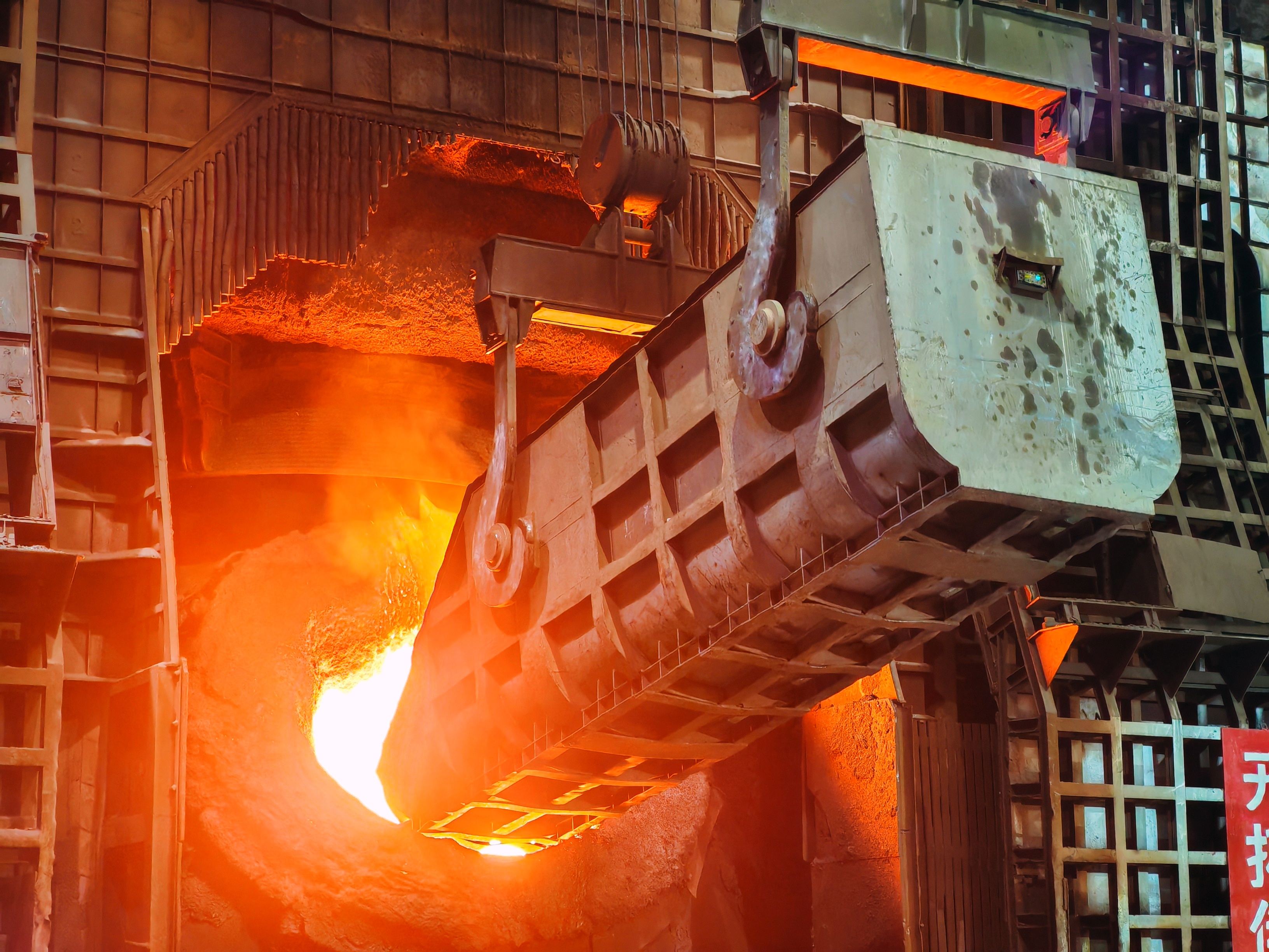 天车上的“木兰将军” 天车上的“木兰将军”