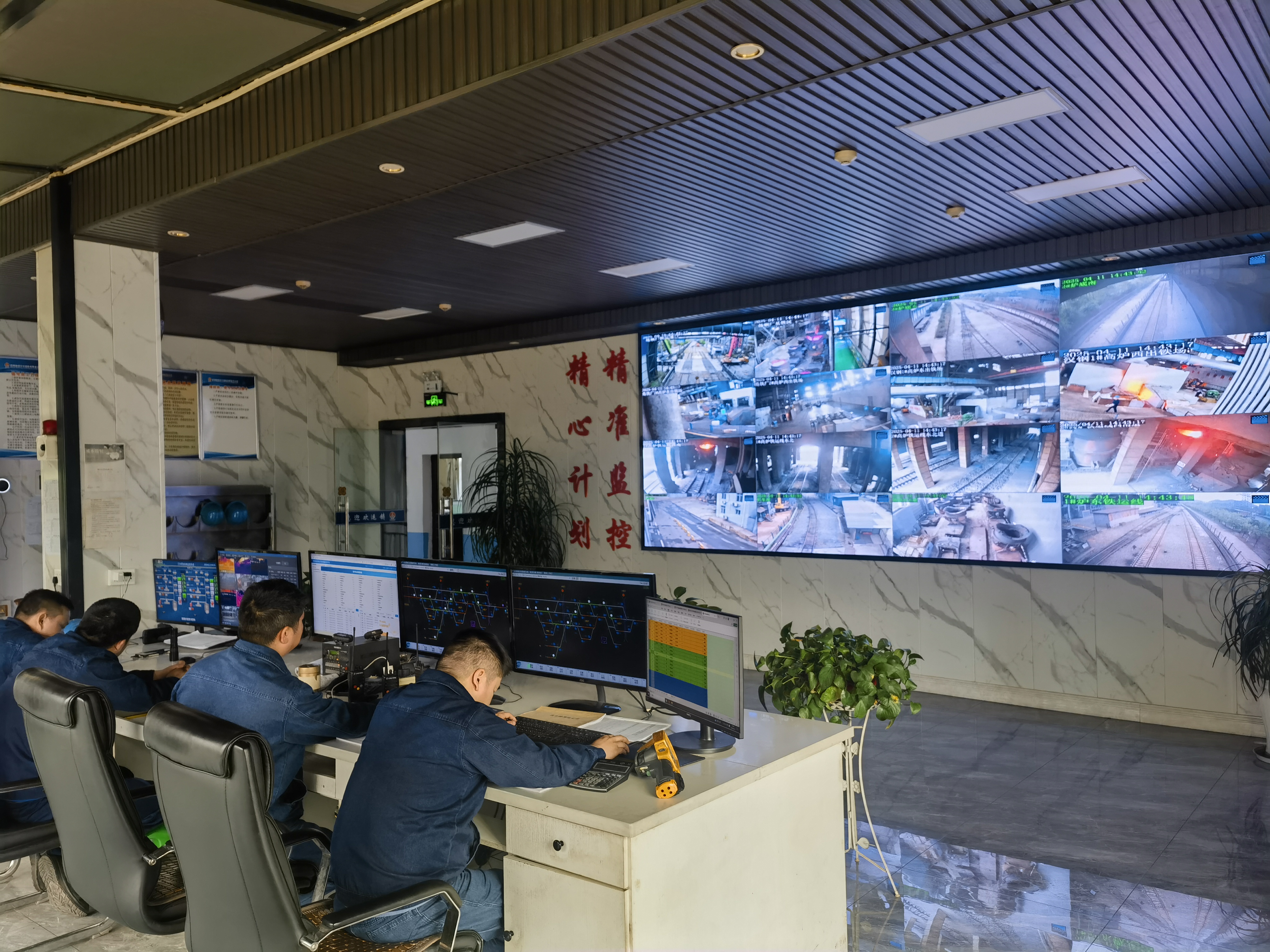 铁流长河里的“摆渡人” 铁流长河里的“摆渡人”