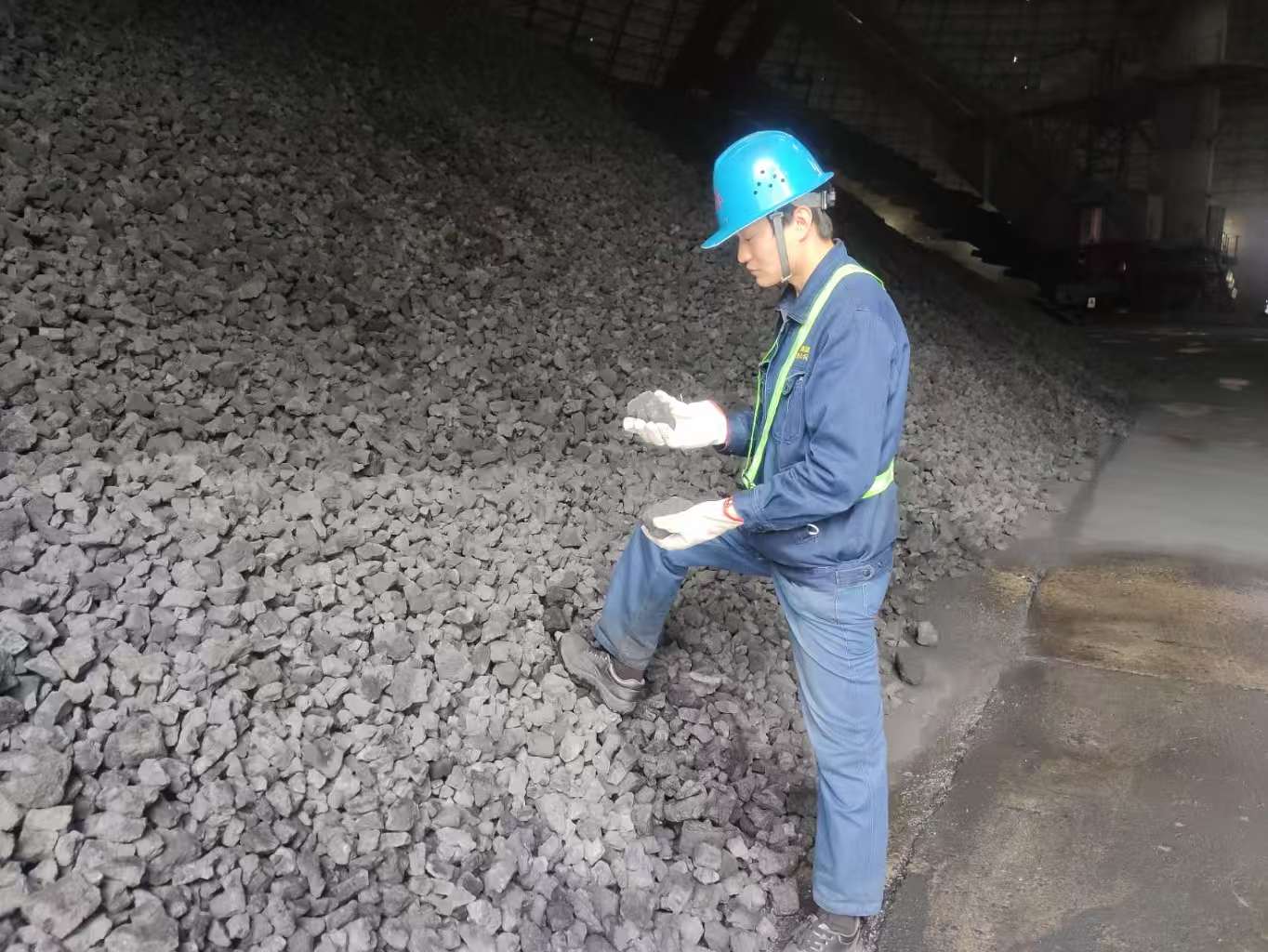 以三廉筑基,清风润心田 以三廉筑基,清风润心田