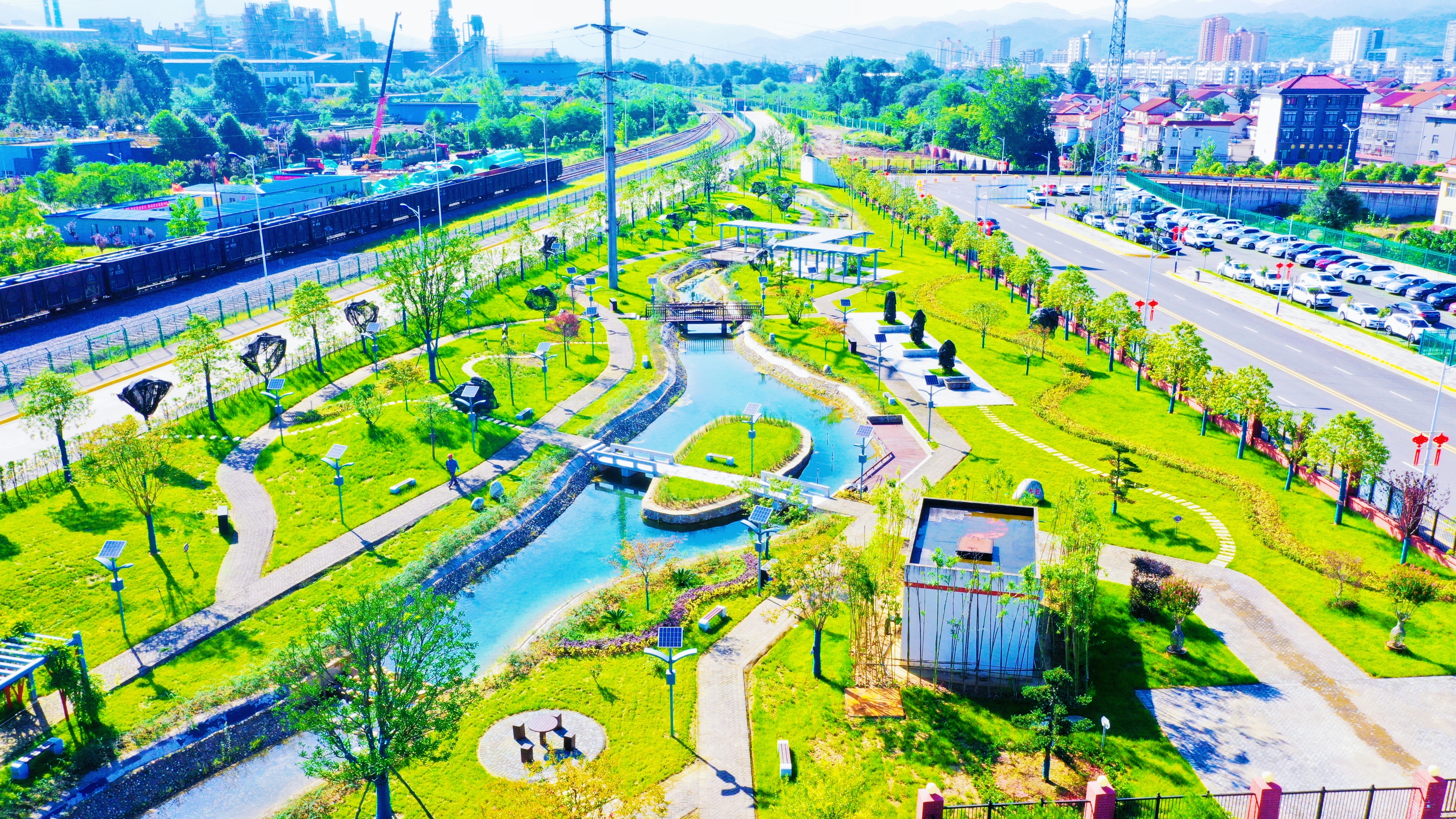 藏不住了！来这里，走进汉钢版“绿野仙踪”！