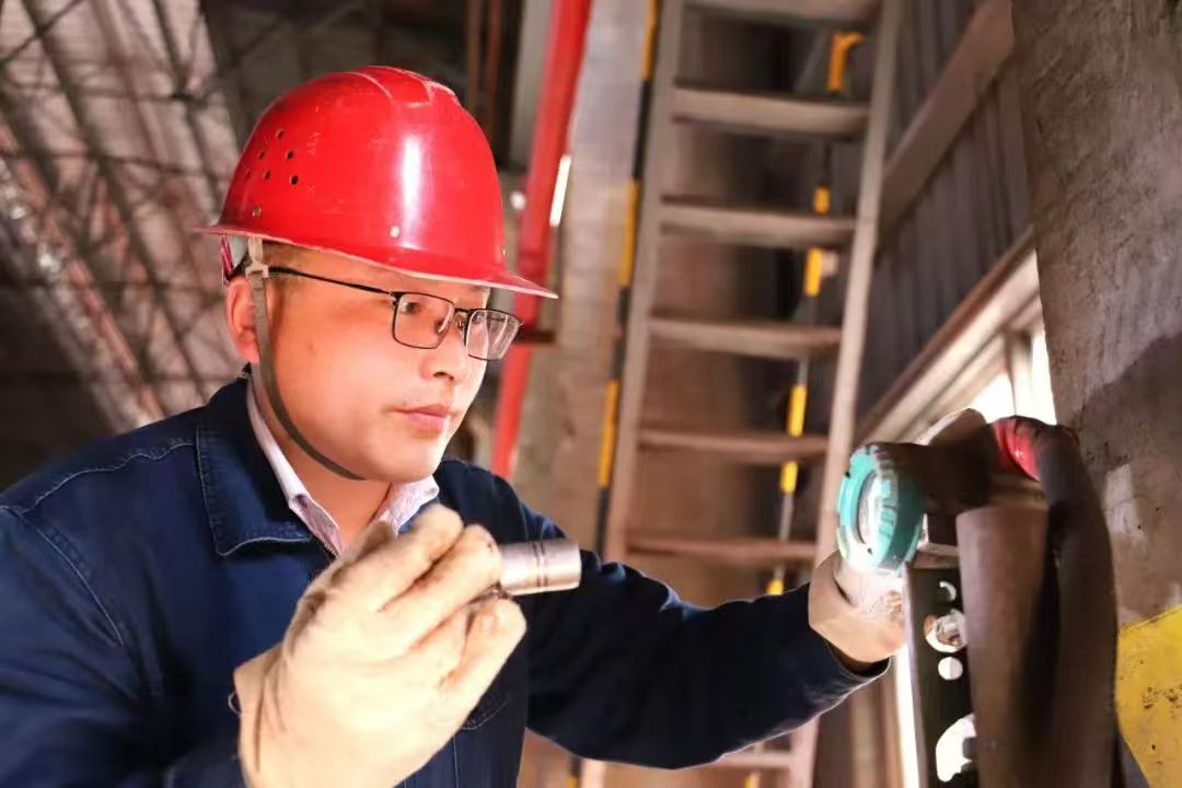 肖玉庆：深耕设备革新的匠心劳模