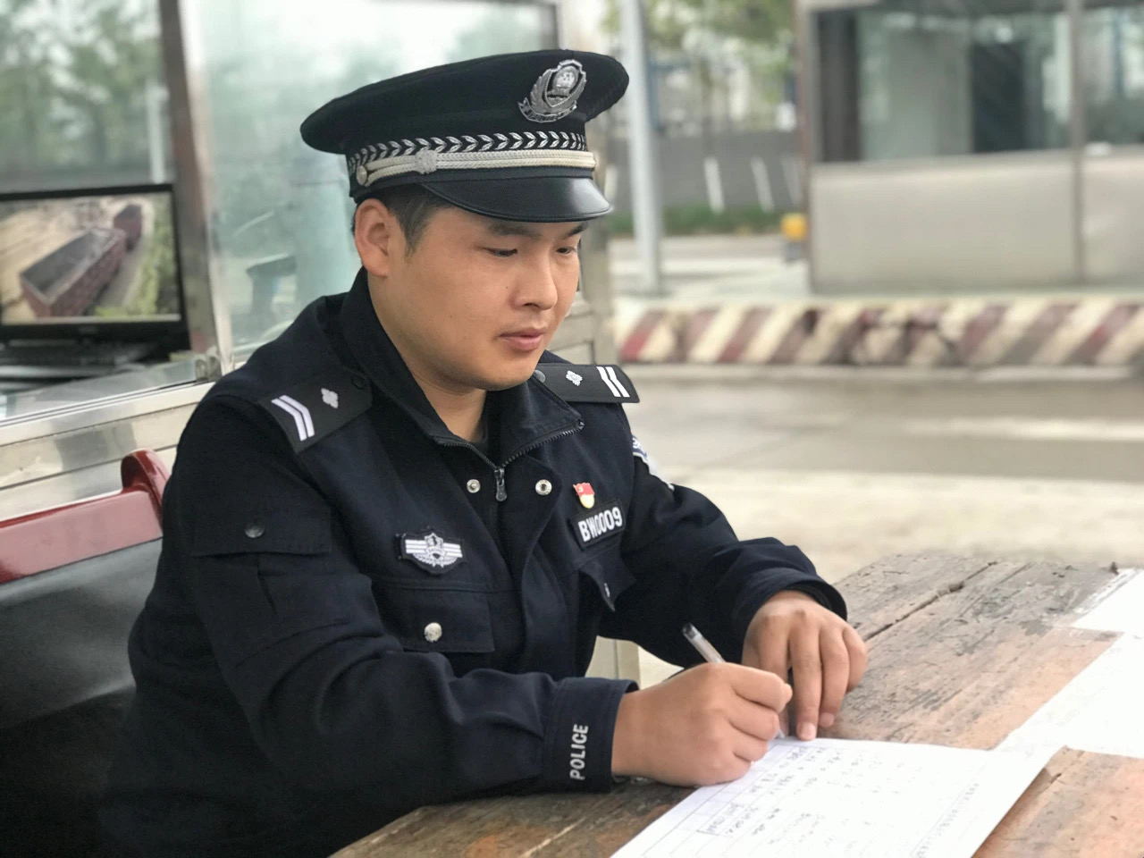 丹心铸钢魂 铁肩担使命 ——记汉钢公司劳模丁小喜 丹心铸钢魂 铁肩担使命 ——记汉钢公司劳模丁小喜