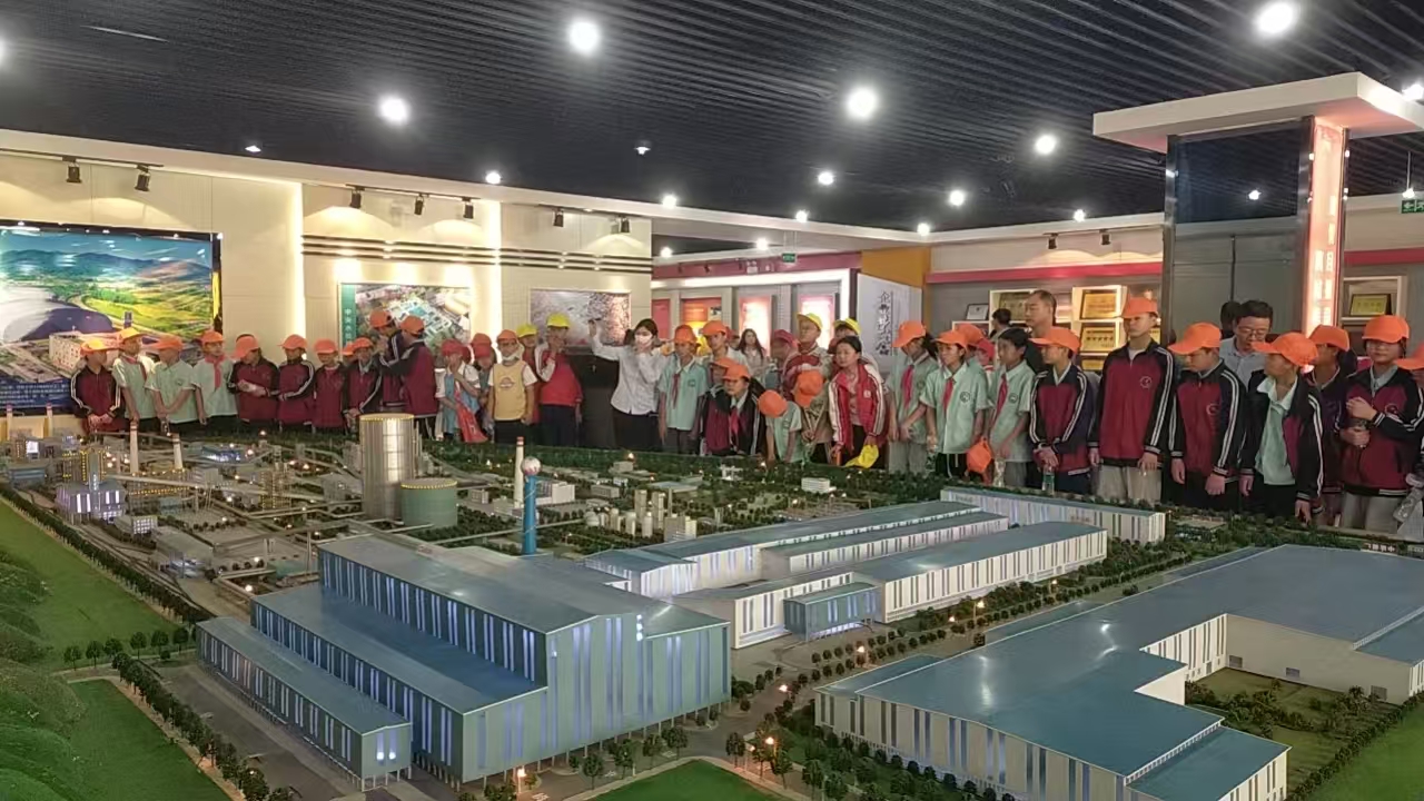 勉县金泉镇七十余名小学师生来汉钢参观研学 勉县金泉镇七十余名小学师生来汉钢参观研学