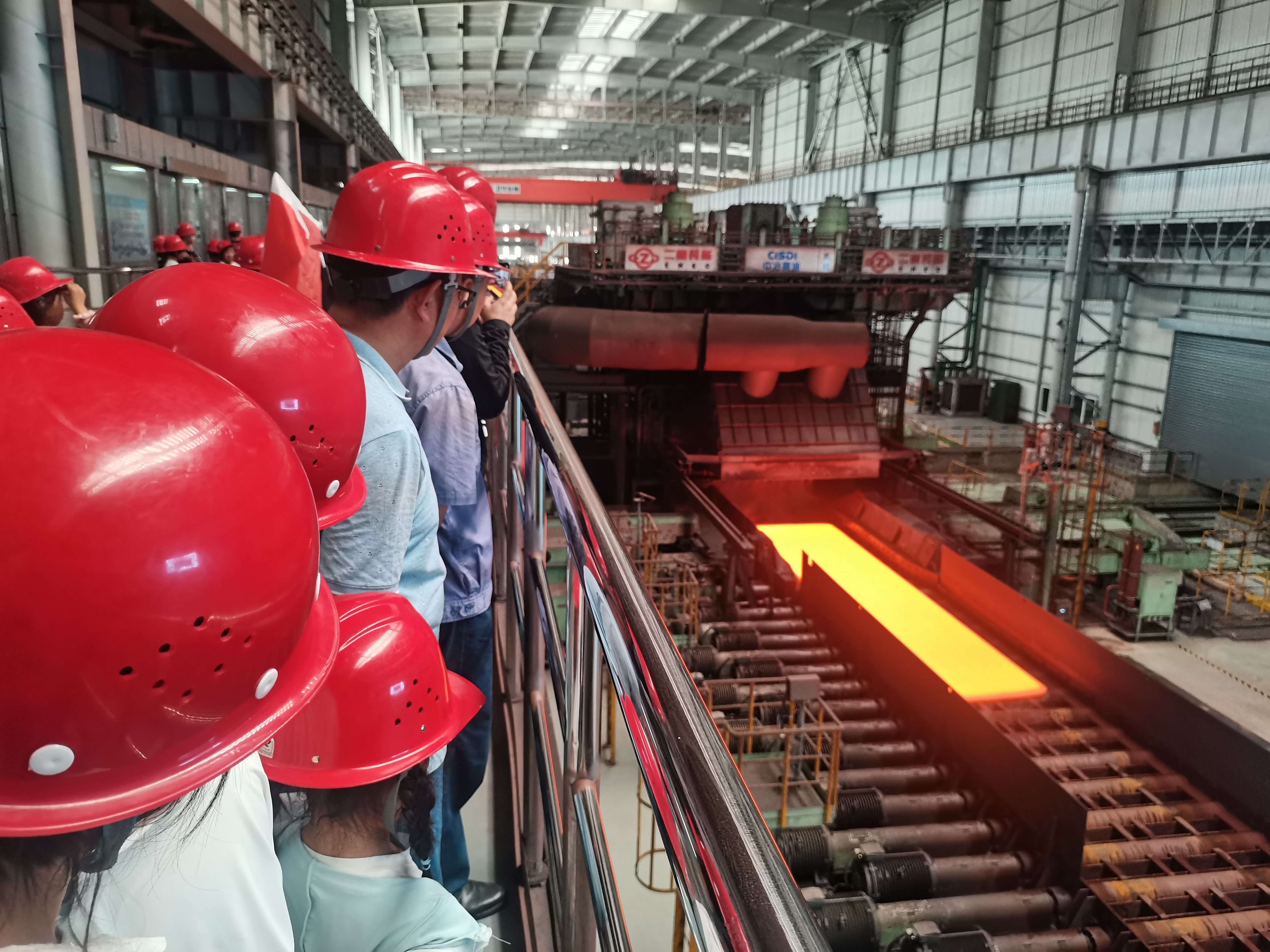 勉县金泉镇七十余名小学师生来汉钢参观研学 勉县金泉镇七十余名小学师生来汉钢参观研学