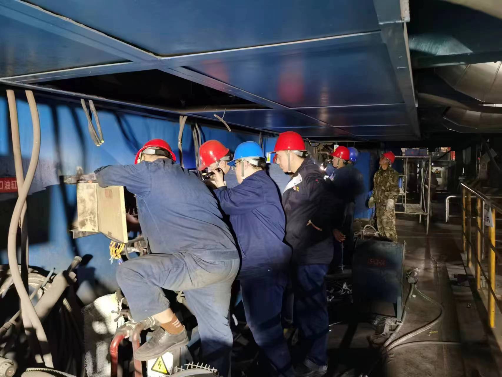 直击!不服“暑”的设备“汗”卫者 直击!不服“暑”的设备“汗”卫者