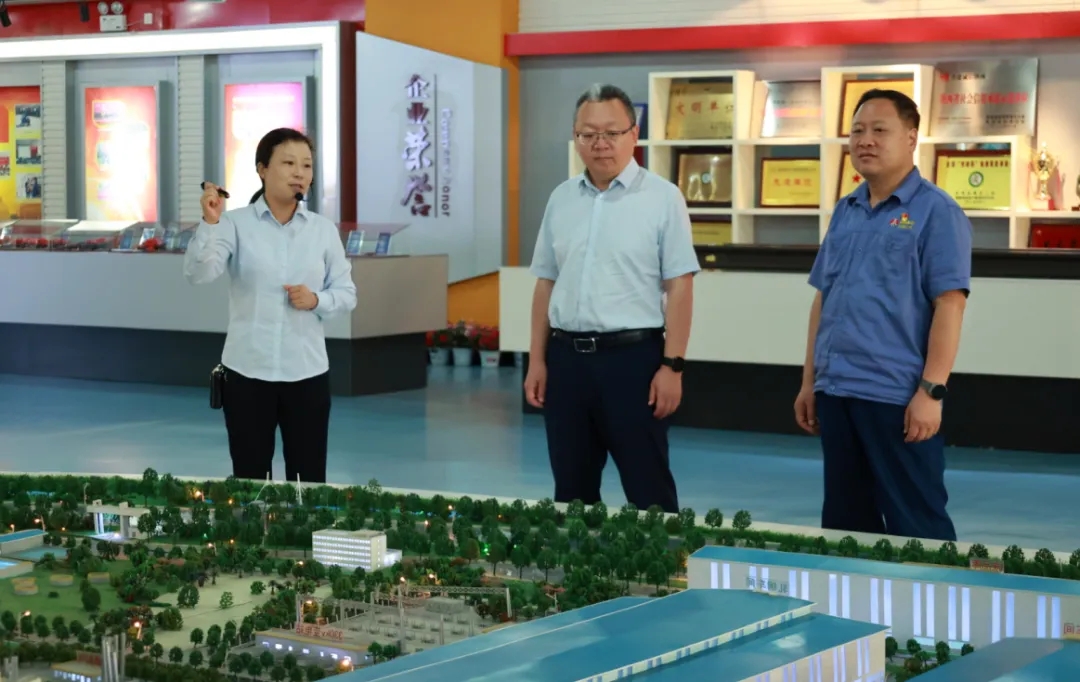 中国冶金报社副社长范铁军到公司参观调研