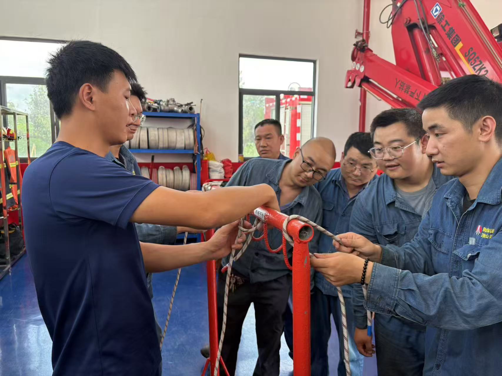 一“结”系千钧！汉钢消防队员锻造高空自救硬功夫