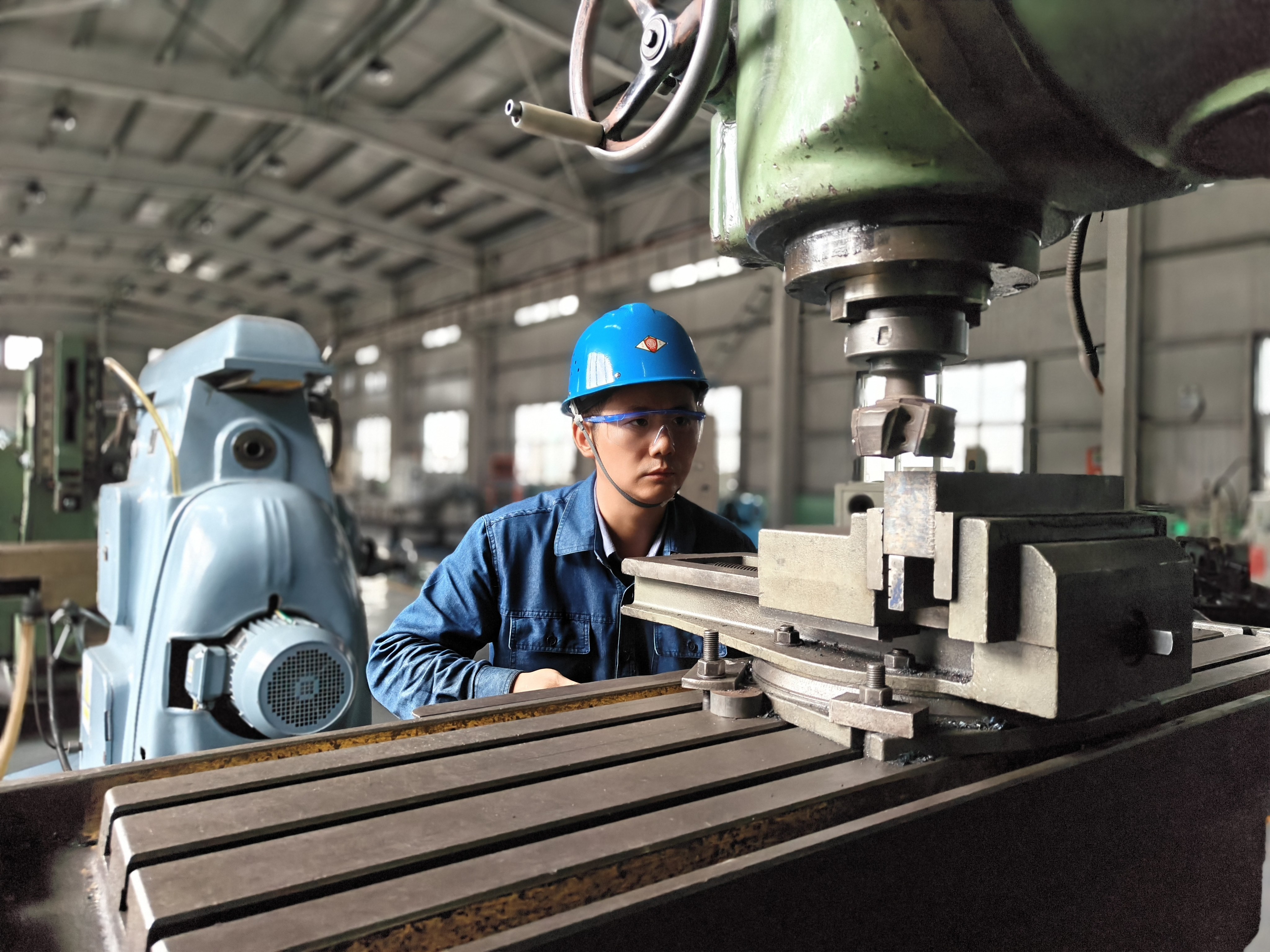 迎战“烤”验 看汉钢人的“蒸”功夫 迎战“烤”验 看汉钢人的“蒸”功夫