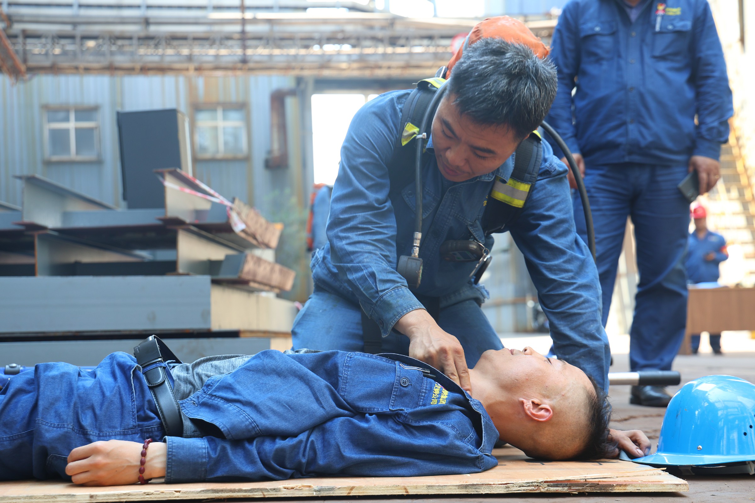 战高温,筑防线 打好防暑保产“保卫战” 战高温,筑防线 打好防暑保产“保卫战”