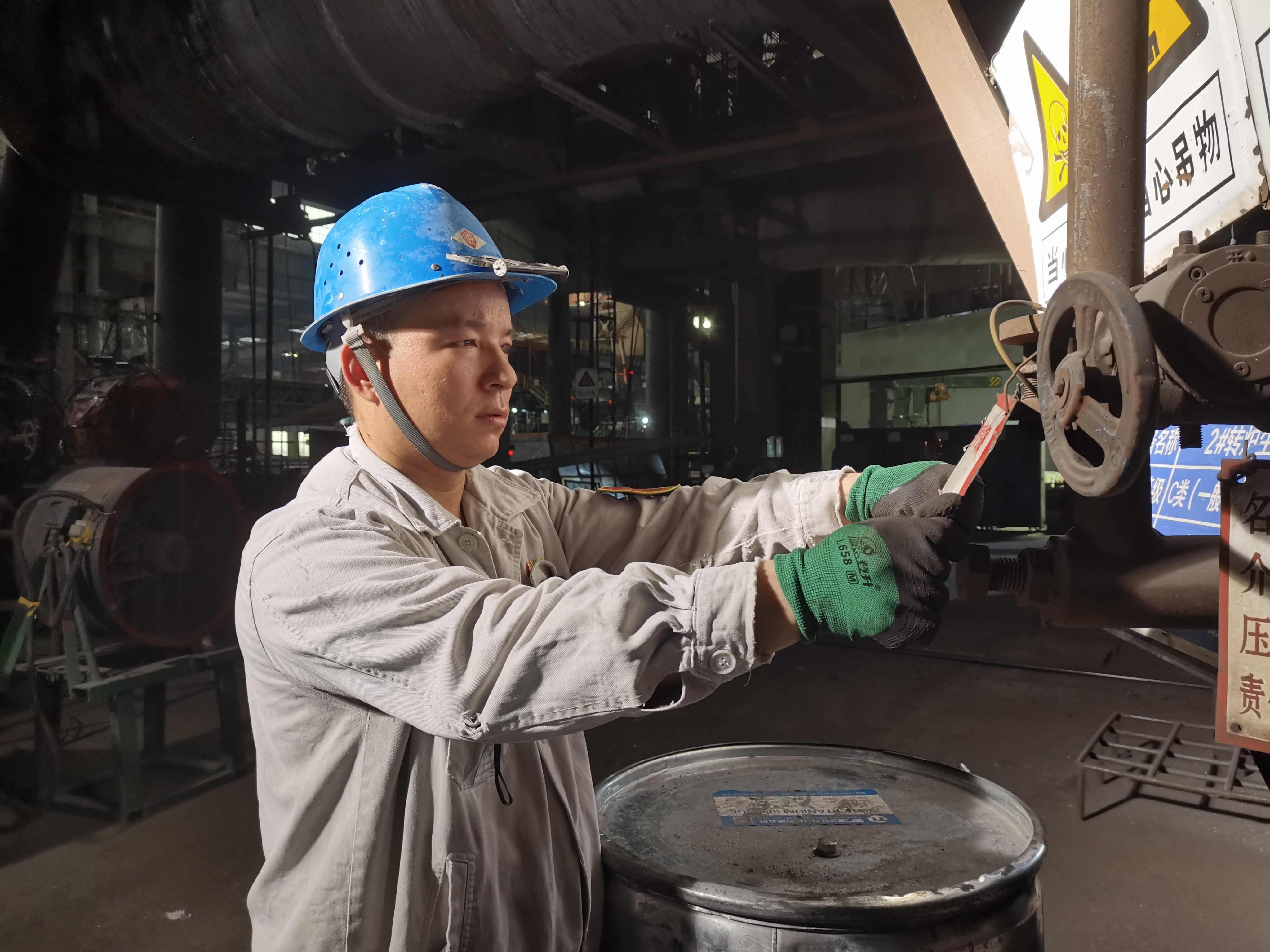 检修一线的“梁山英雄” 检修一线的“梁山英雄”