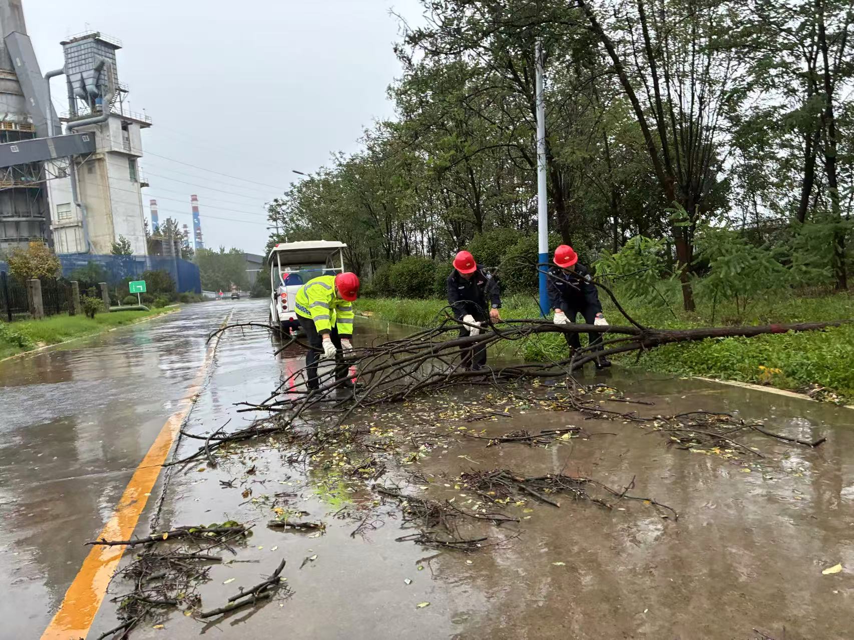 “汛”令如山，内保服务中心以坚守筑牢公司“安全堤”