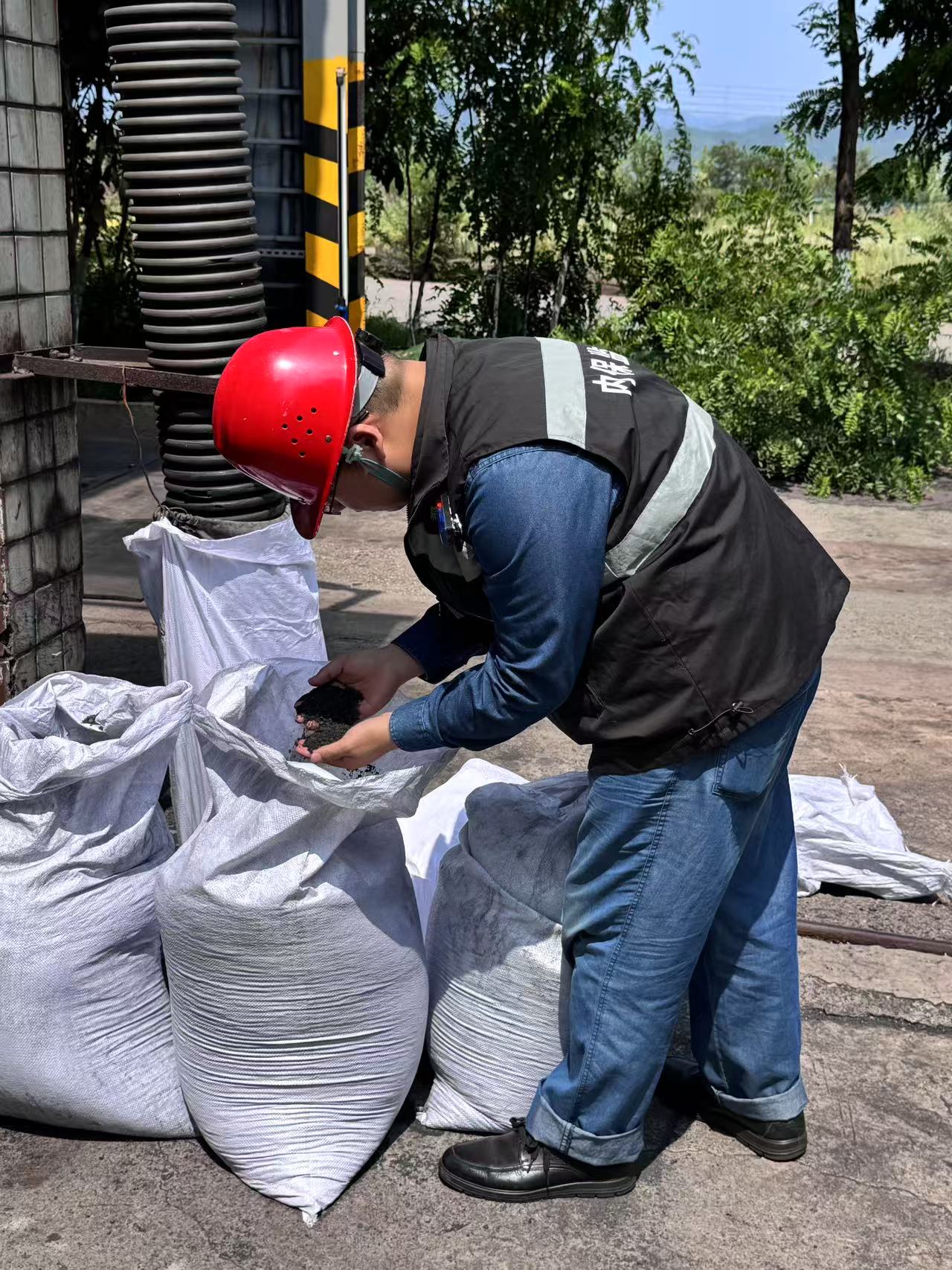 加强原燃料质量监督 护航钢铁“粮仓”安全 加强原燃料质量监督 护航钢铁“粮仓”安全