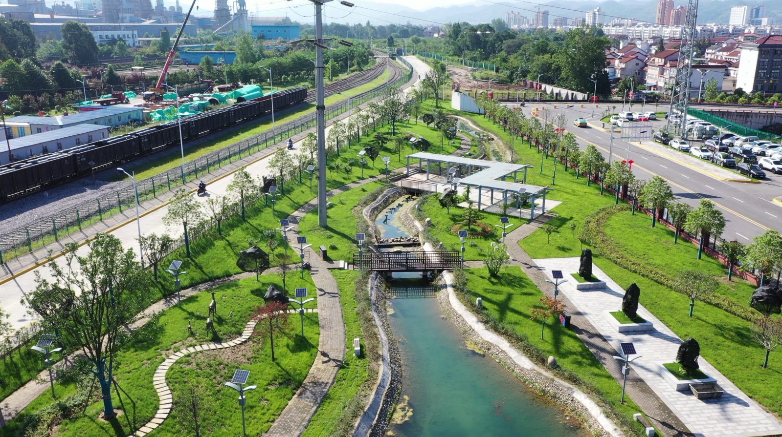 向绿、向优  将绿色环保转化为真正“金山、银山”