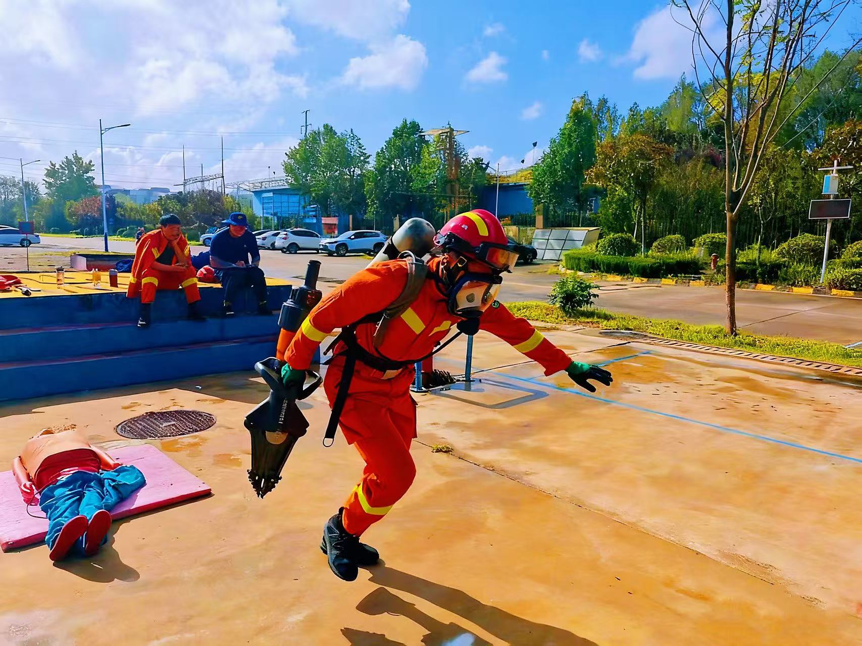 汉钢公司专职消防队全面打响陕煤第五届消防救援技术比武“发令枪”